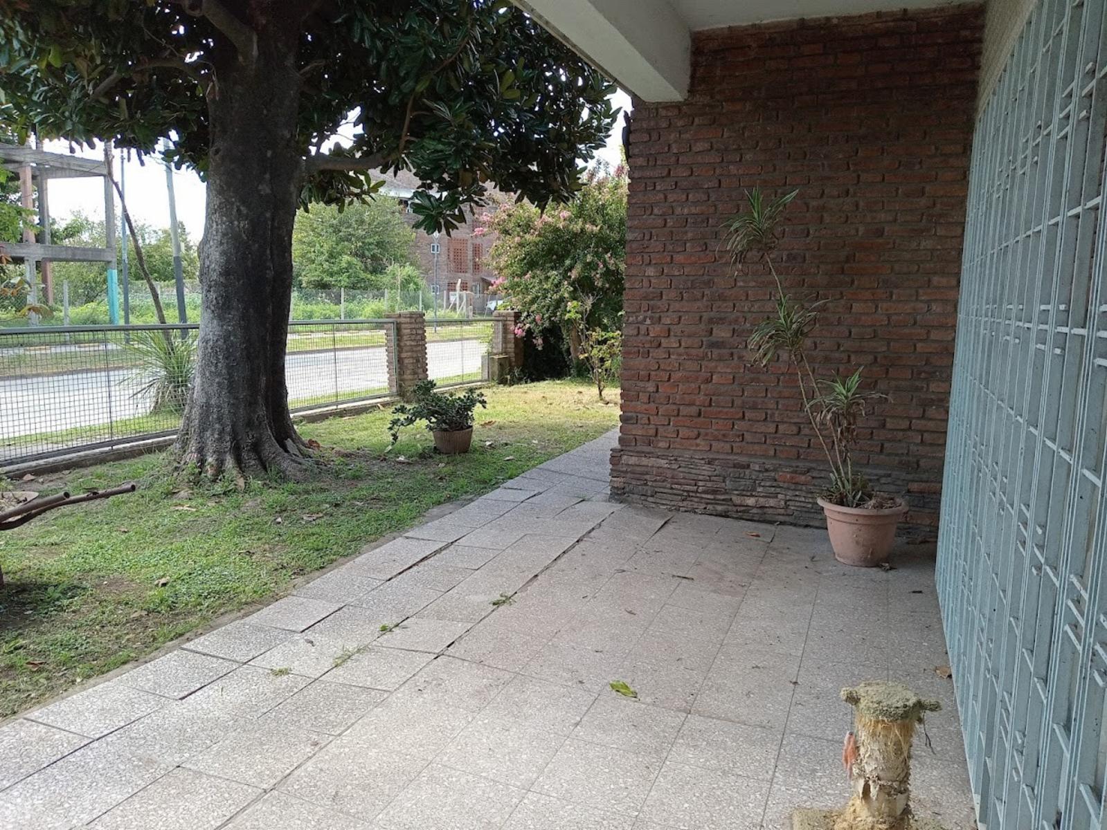Casa en Venta en Villa de Mayo,sobre avenida. Ideal emprendimiento. 900 mts de lote — foto 8