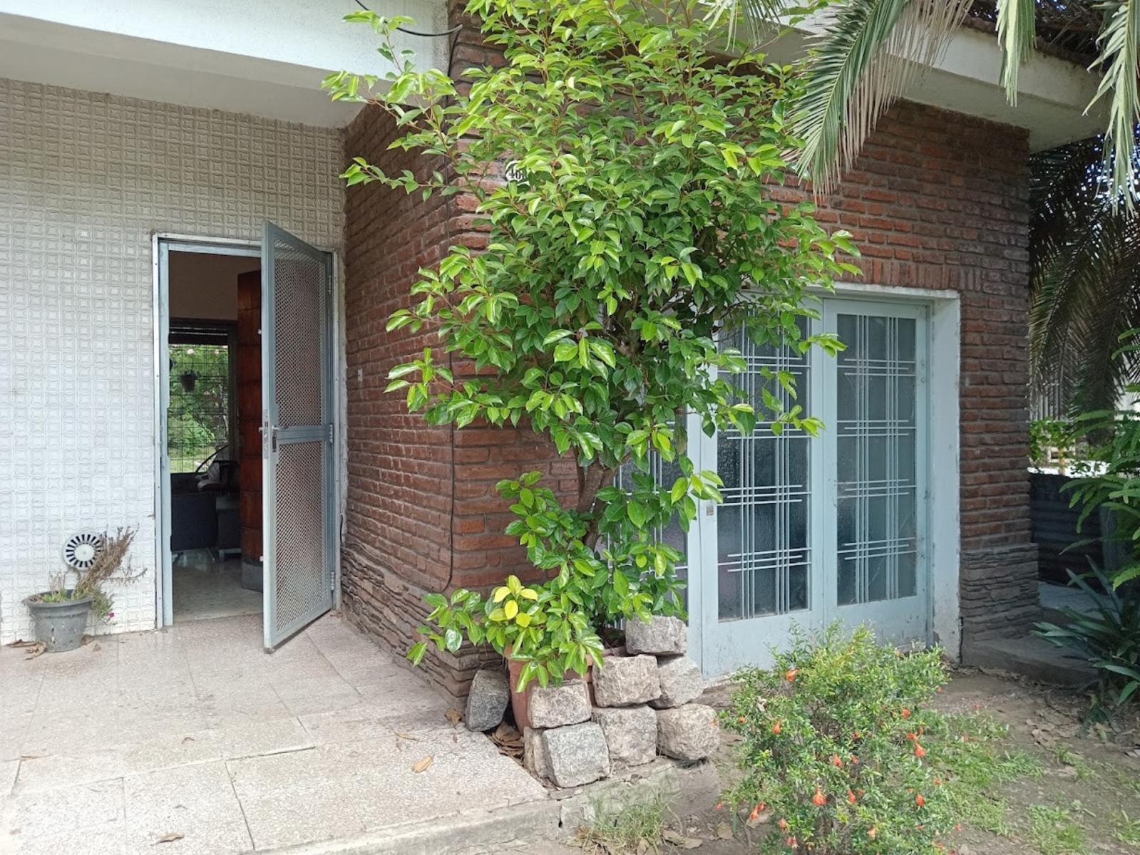 Casa en Venta en Villa de Mayo,sobre avenida. Ideal emprendimiento. 900 mts de lote — foto 9