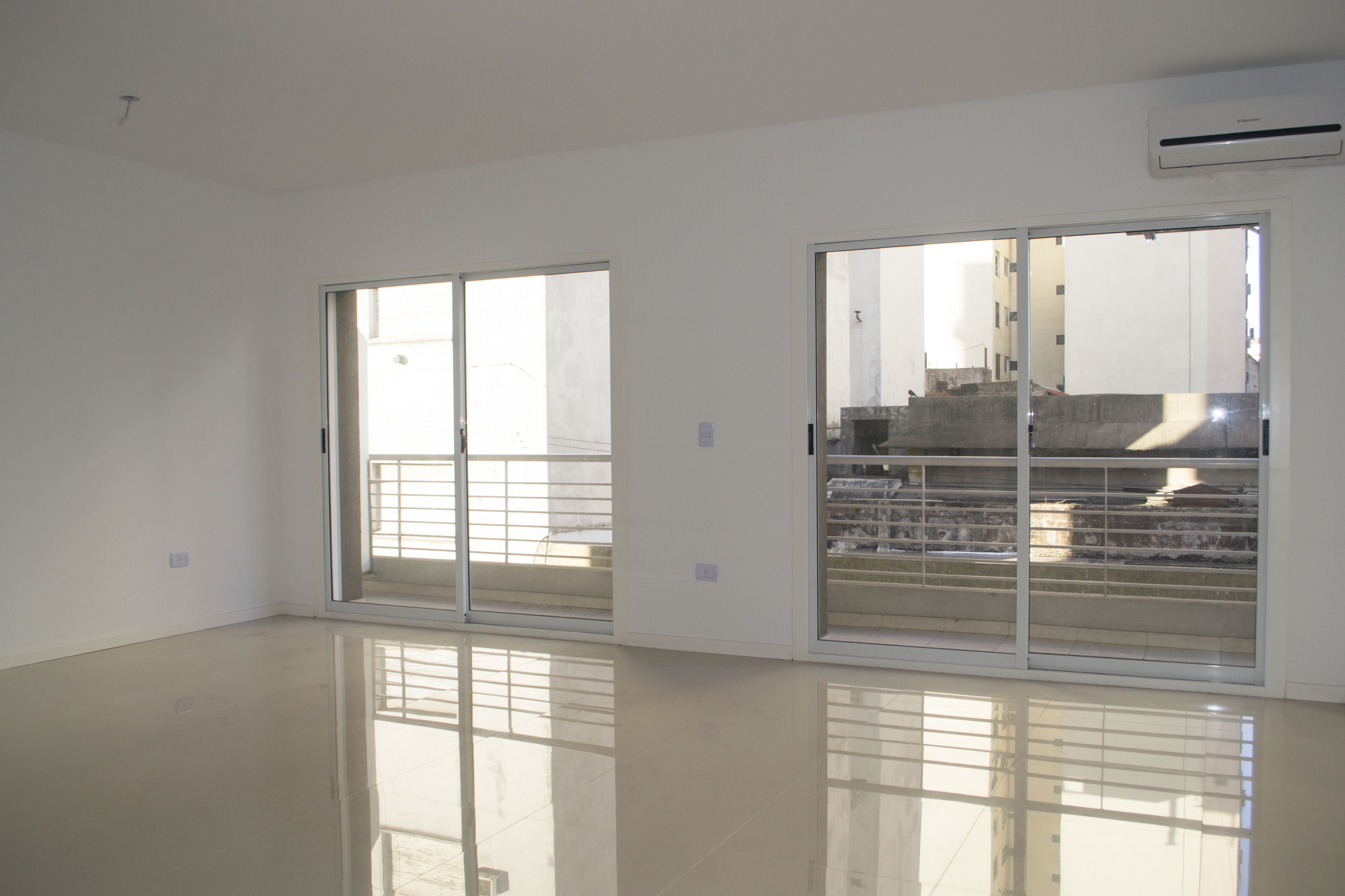 A estrenar Monoambiente c/balcón al fte - Defensa 1400 5º 508 - 5