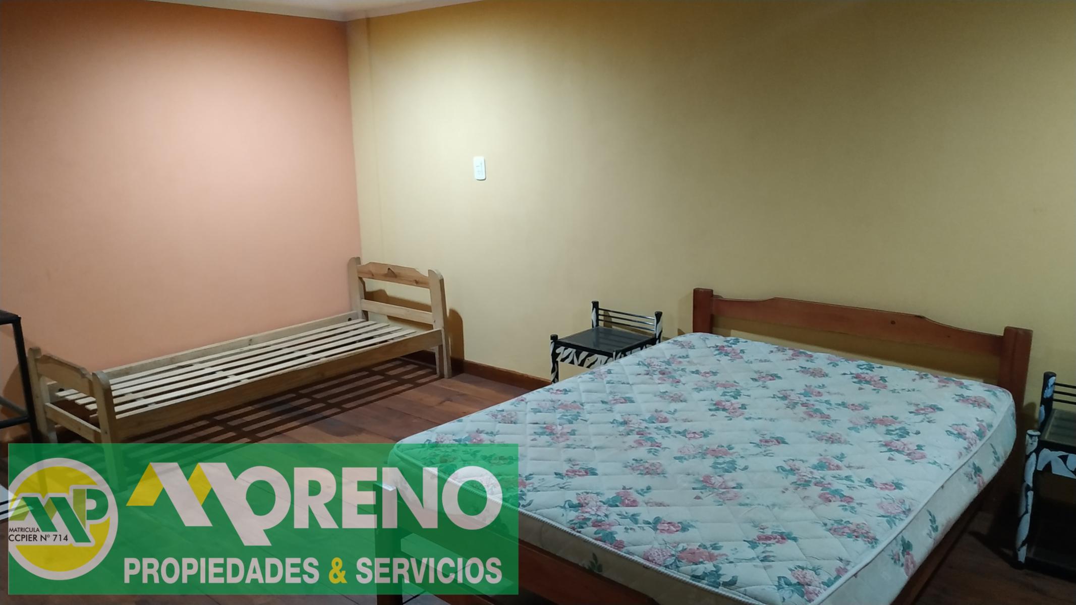 EXCELENTE PROPIEDAD. 3 Departamentos y dependencias en uso como unidades comerciales. - 3