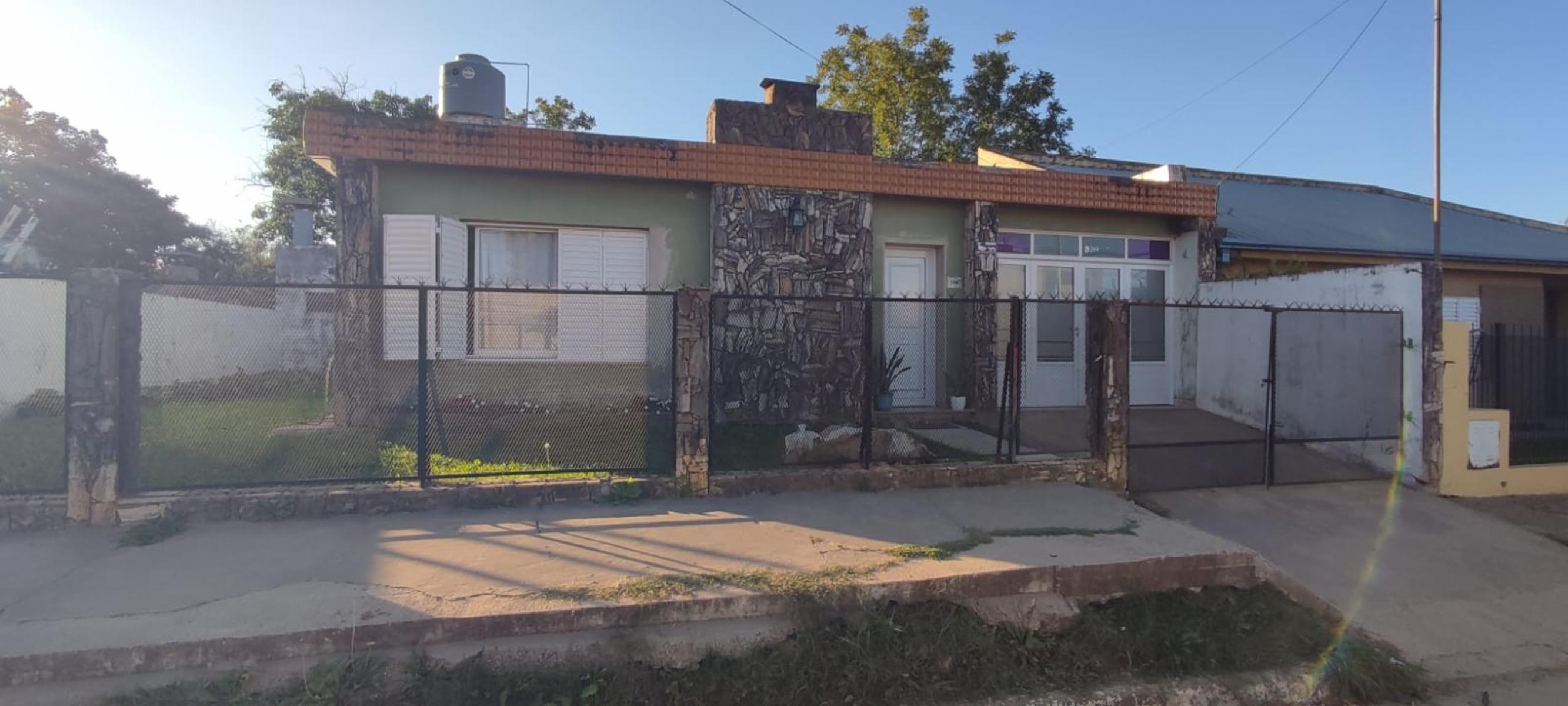 VENTA HERMOSA CASA - EXCELENTE UBICACION