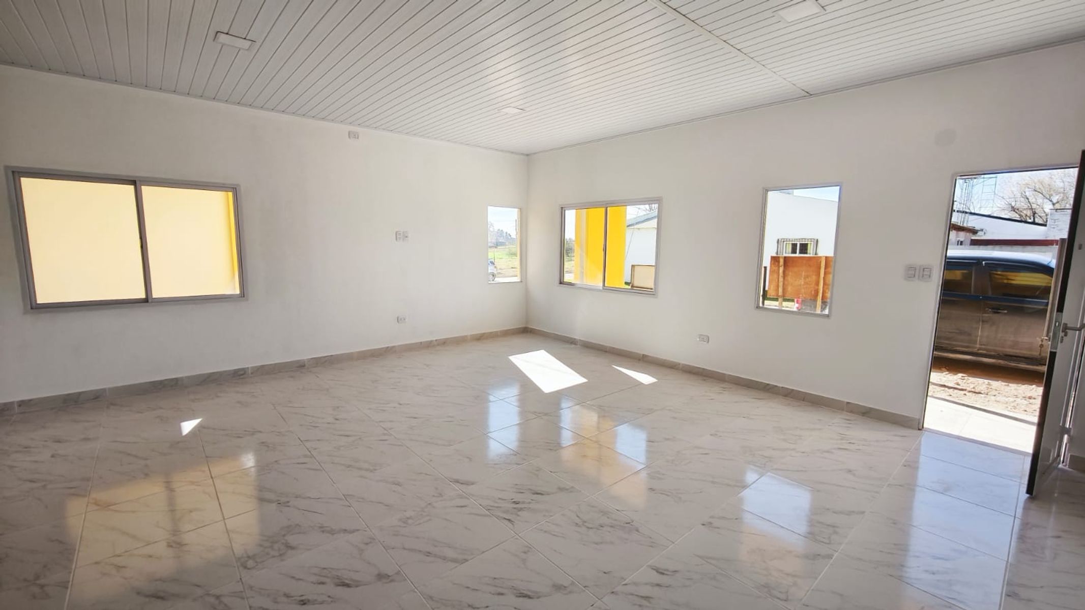 Hermosa vivienda a estrenar San José (ER) - 9
