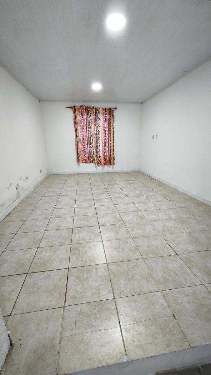 VENTA AMPLIA VIVIENDA - SAN JOSE (ER) - 4