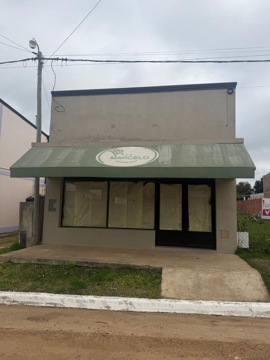 LOCAL COMERCIAL EN AMPLIO LOTE - 6