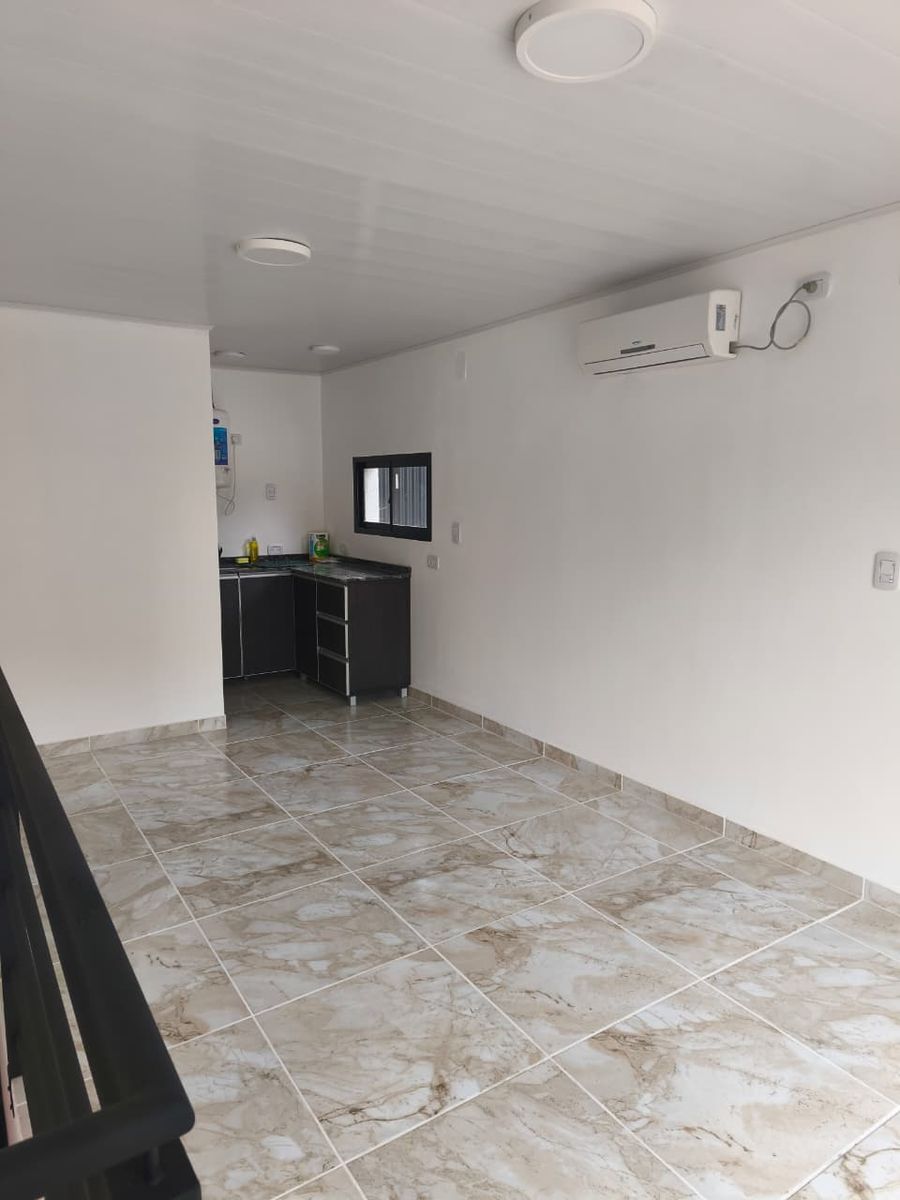 EXCELENTE LOCAL A ESTRENAR CON OFICINA Y DPTO - 18