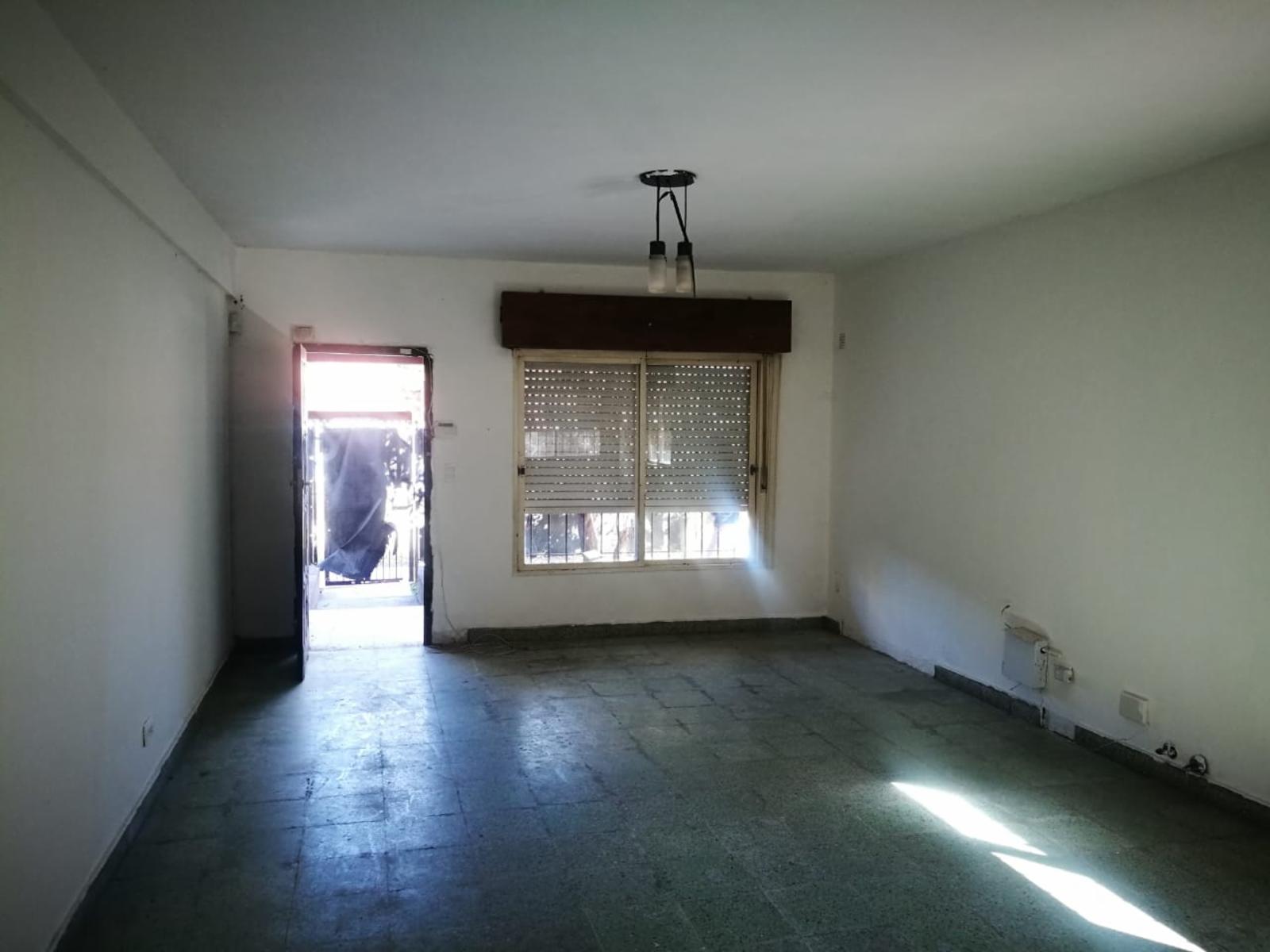 Vendo casa en Paso del Rey con habitación de paredes acusticas para sala de ensayo o estudio de grabacion — foto 3