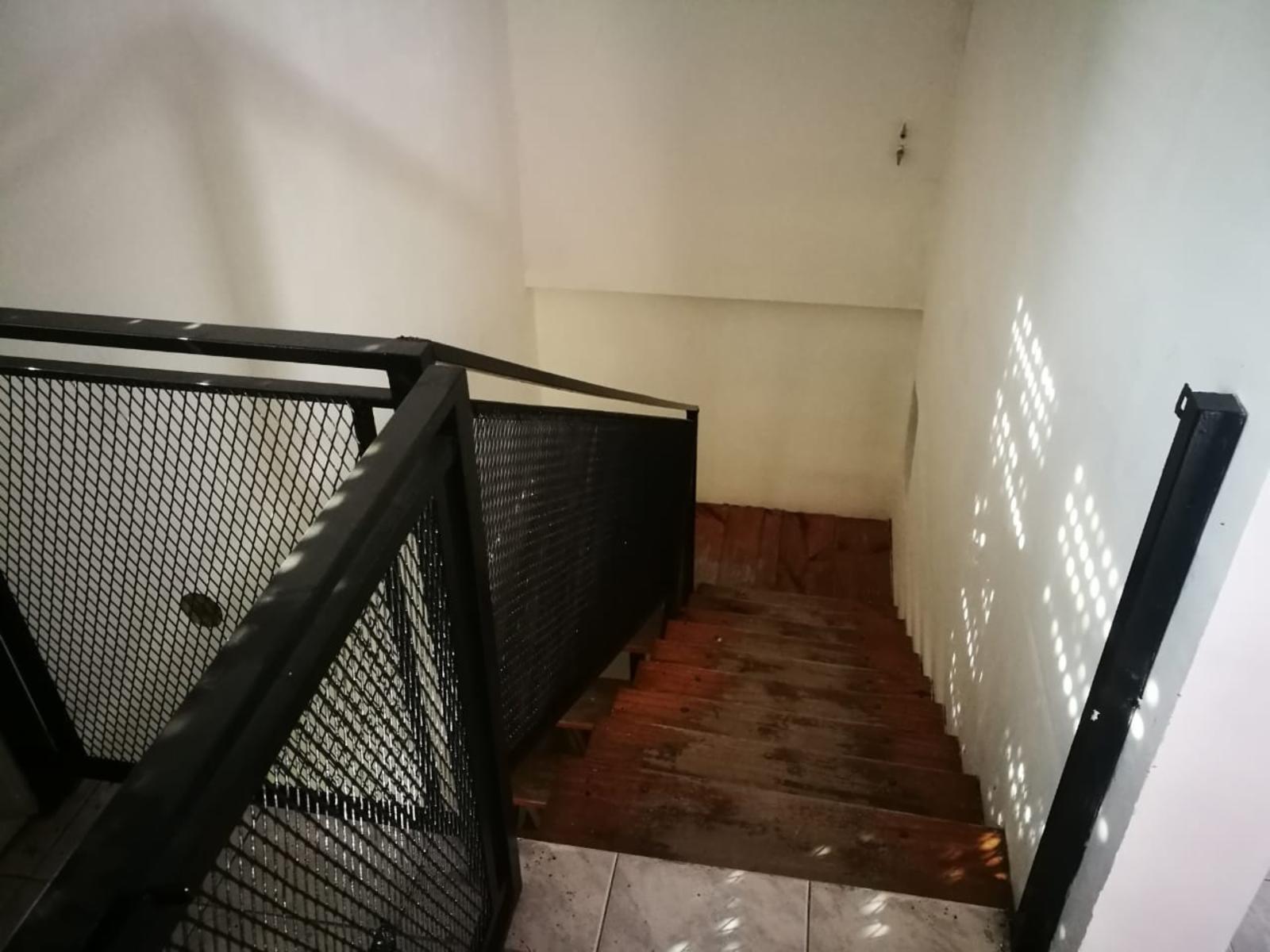 Vendo casa en Paso del Rey con habitación de paredes acusticas para sala de ensayo o estudio de grabacion — foto 10