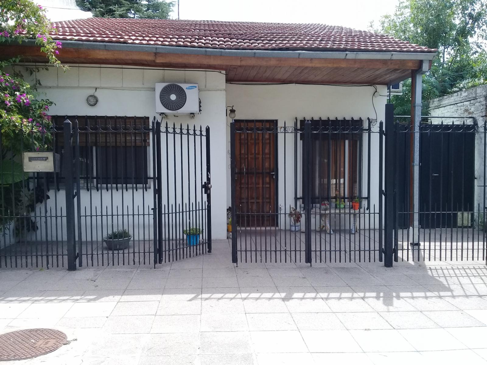 CASA 3 AMBIENTES 3 CUADRAS ESTACIÓN CHILAVERT — foto 2