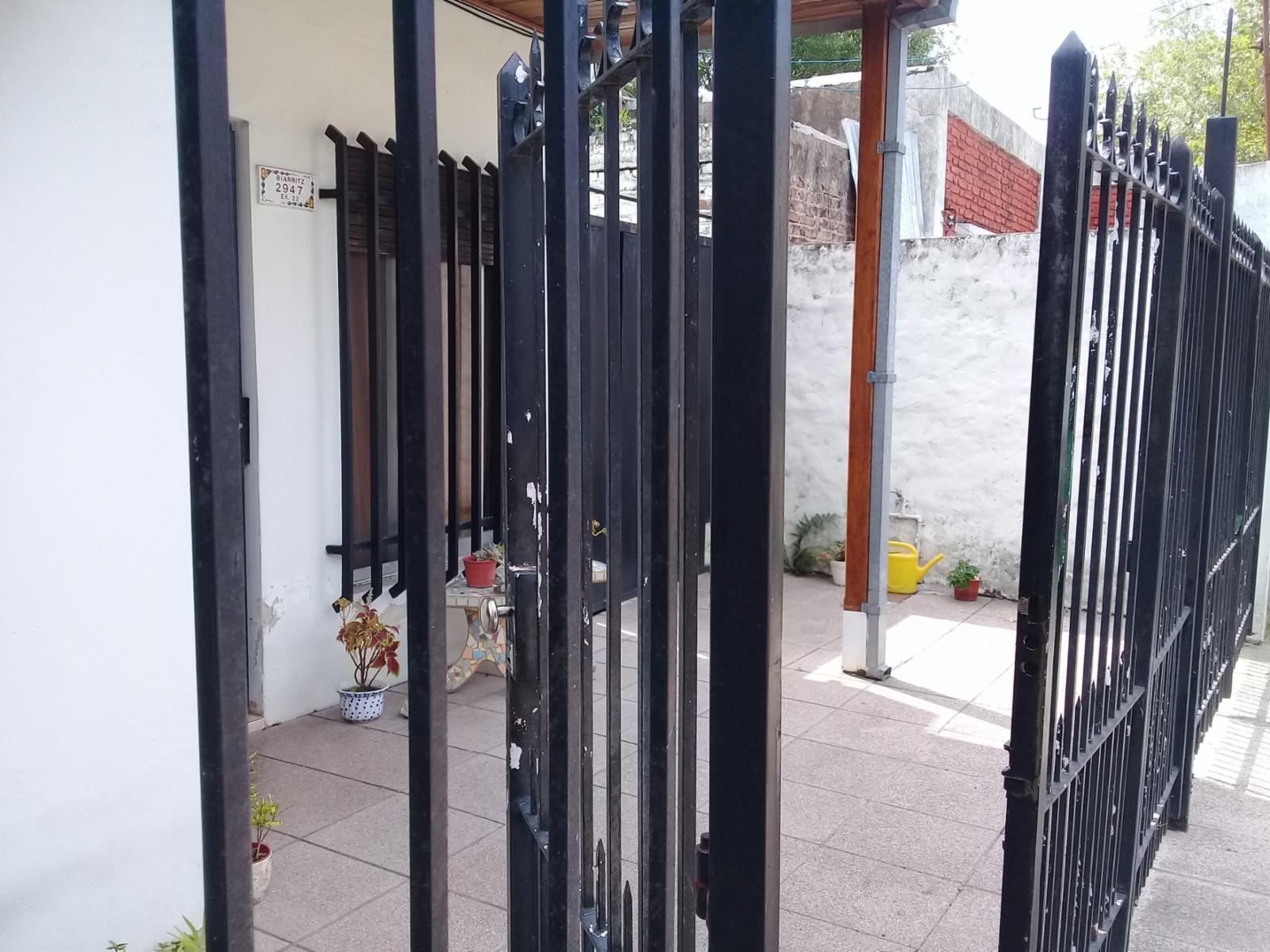 CASA 3 AMBIENTES 3 CUADRAS ESTACIÓN CHILAVERT — foto 3