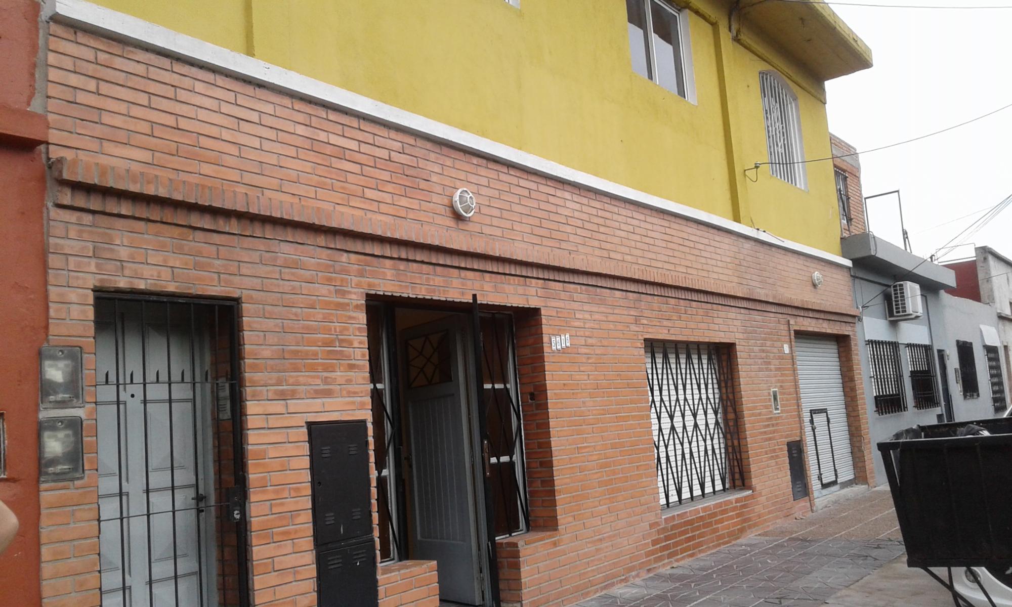 Billinghurst casa multifamiliar,local y 3 propiedades de 3 ambientes venta en block 130.000 l/g conversable