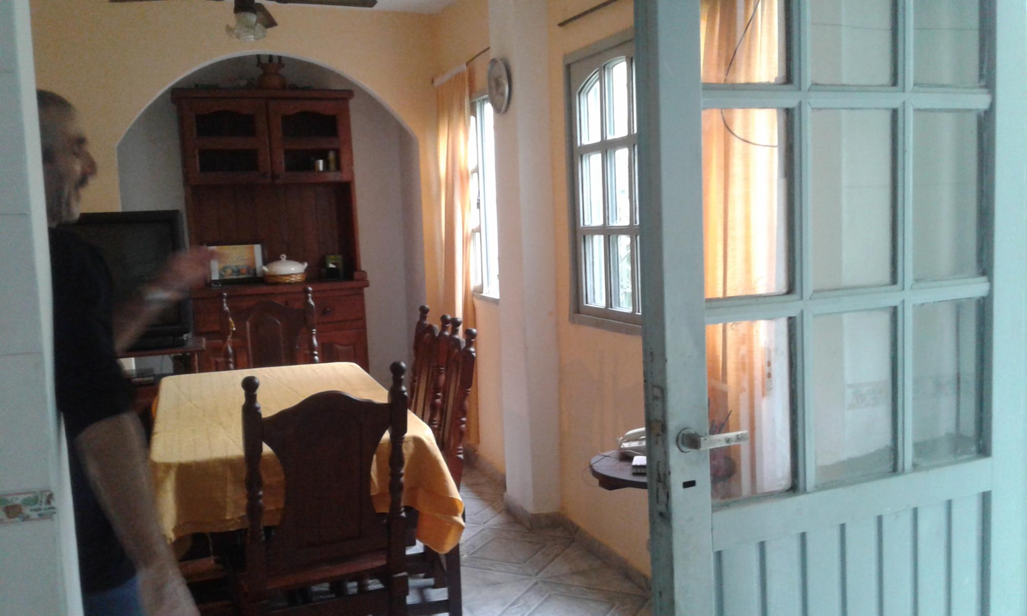 Billinghurst casa multifamiliar,local y 3 propiedades de 3 ambientes venta en block 130.000 l/g conversable — foto 3