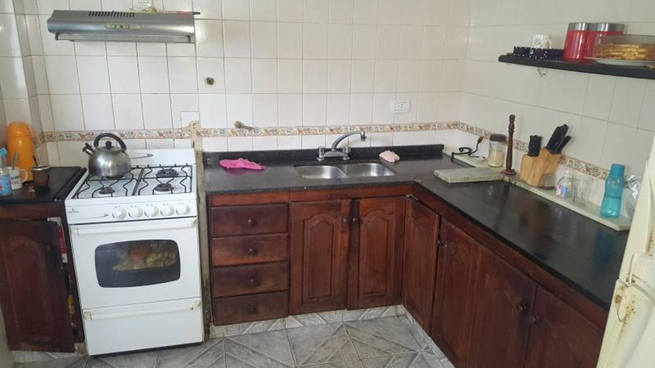Billinghurst casa multifamiliar,local y 3 propiedades de 3 ambientes venta en block 130.000 l/g conversable — foto 12