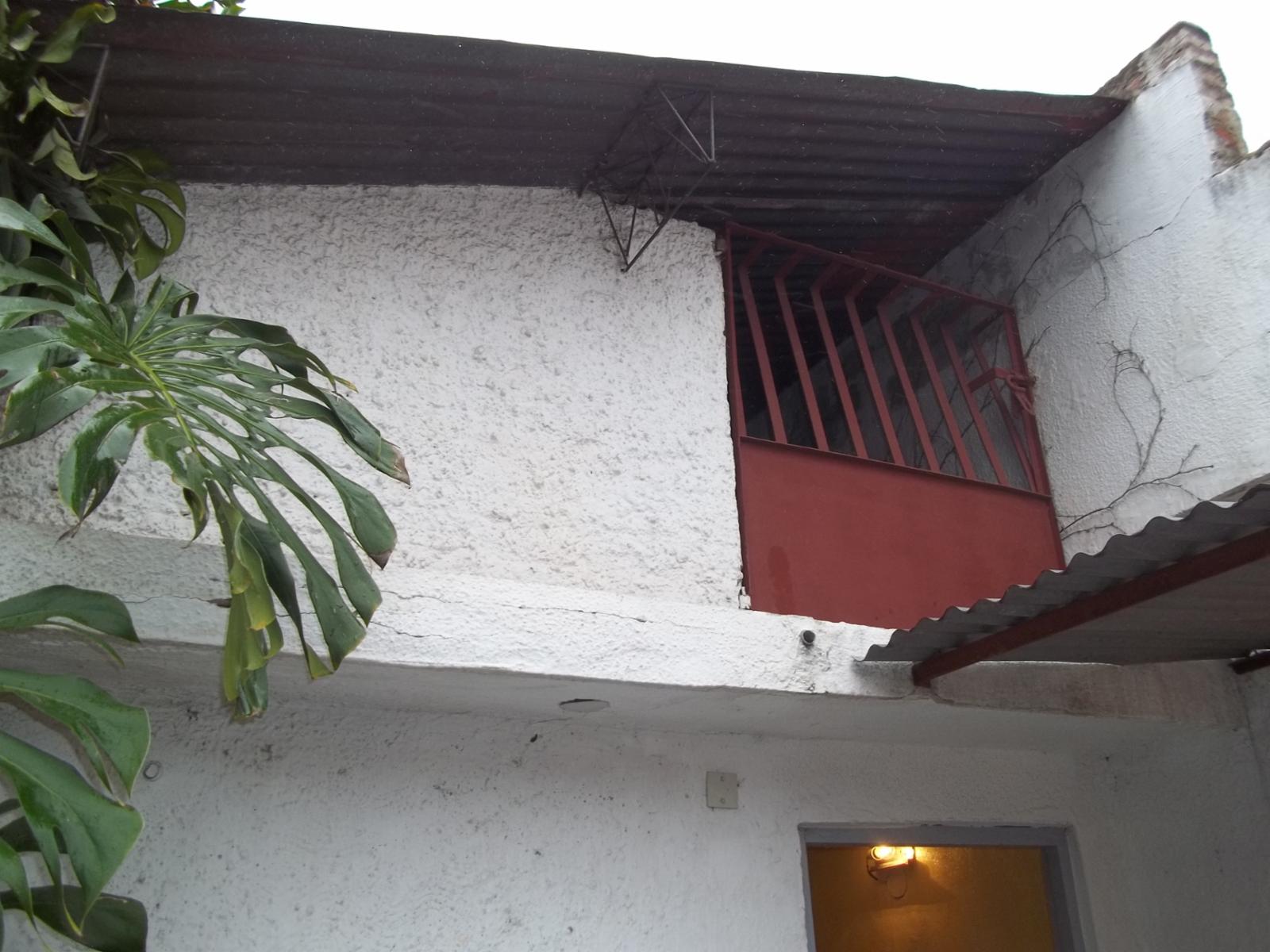 Casa de 4 ambientes con fondo + local — foto 13