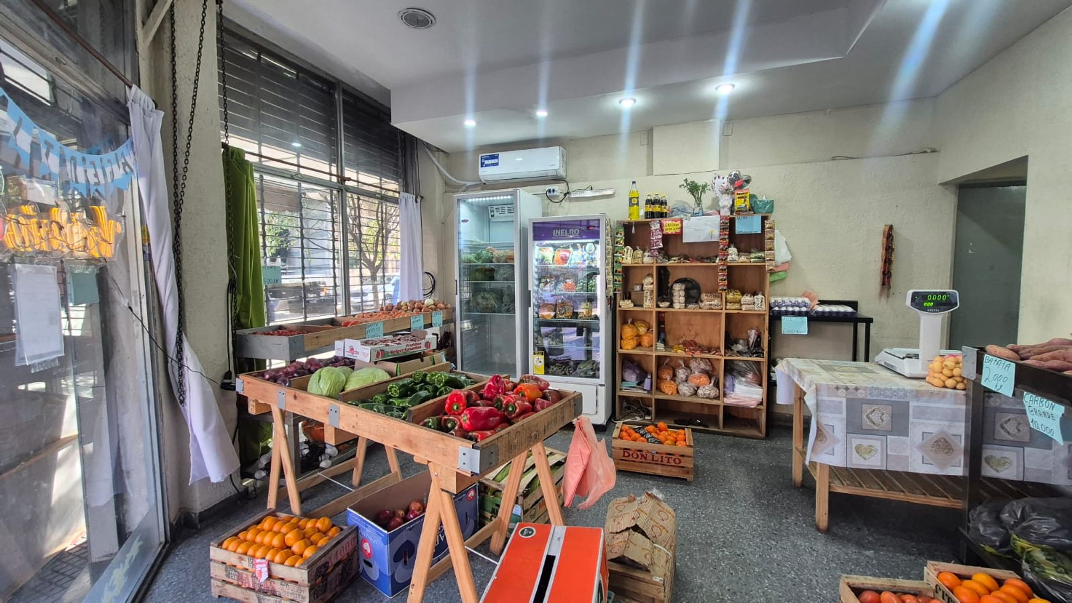 Local comercial en esquina estratégica - 4