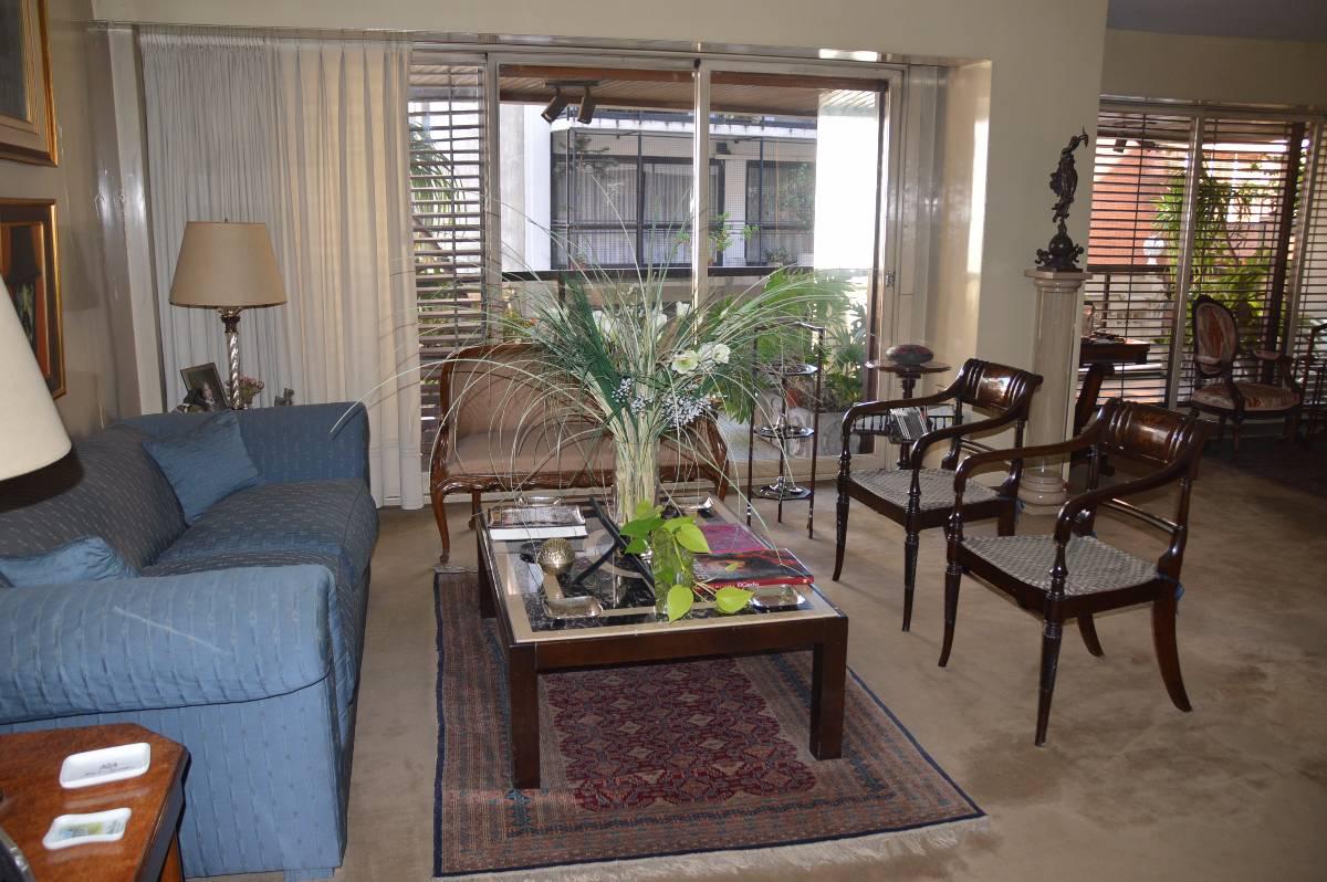 RECOLETA - Piso de Catg. Viv. 24hs. 2 Cocheras Fijas, Baulera, Balcon Aterrazado 3 Dorm (1 en suite), Gran Cocina, 2 Dependencias. — foto 6