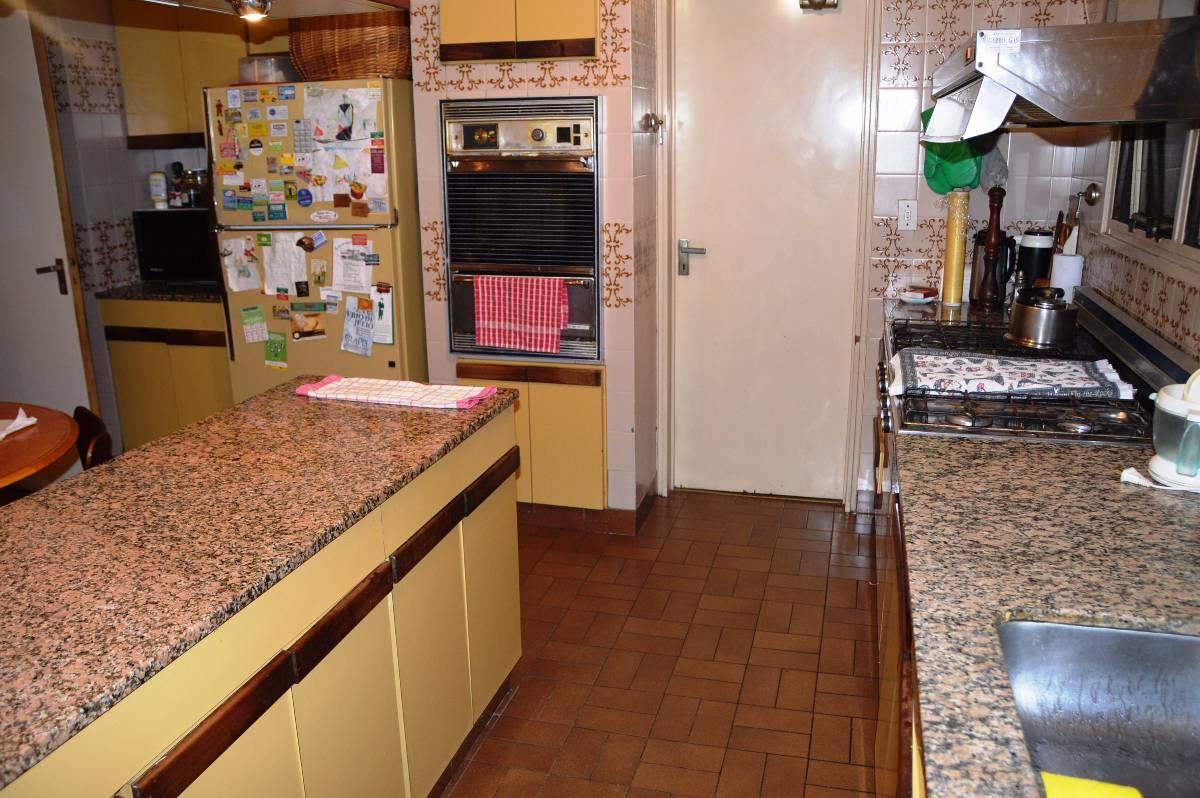 RECOLETA - Piso de Catg. Viv. 24hs. 2 Cocheras Fijas, Baulera, Balcon Aterrazado 3 Dorm (1 en suite), Gran Cocina, 2 Dependencias. — foto 10