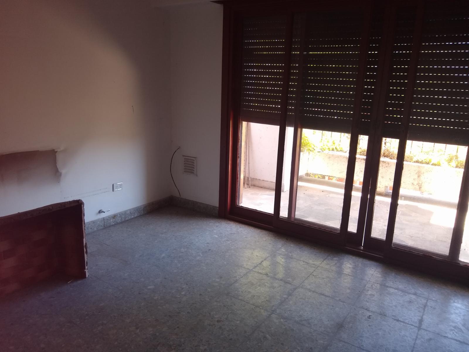 OPORTUNIDAD / DEPARTAMENTOS 3 AMBIENTES CON DEPENDENCIAS / COCHERAS / UN DOS AMBIENTES / TERRAZA / BERNAL / QUILMES (valor publicado a modo figurativo NO INFORMATIVO CONSULTE) — foto 12