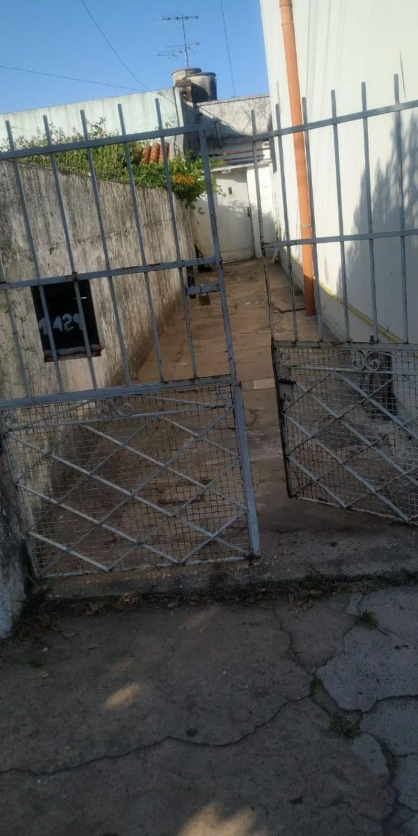 OPORTUNIDAD VENTA PH INTERNO ZONA BERNAL TRES AMBIENTES CON PATIO (NUEVO VALOR)