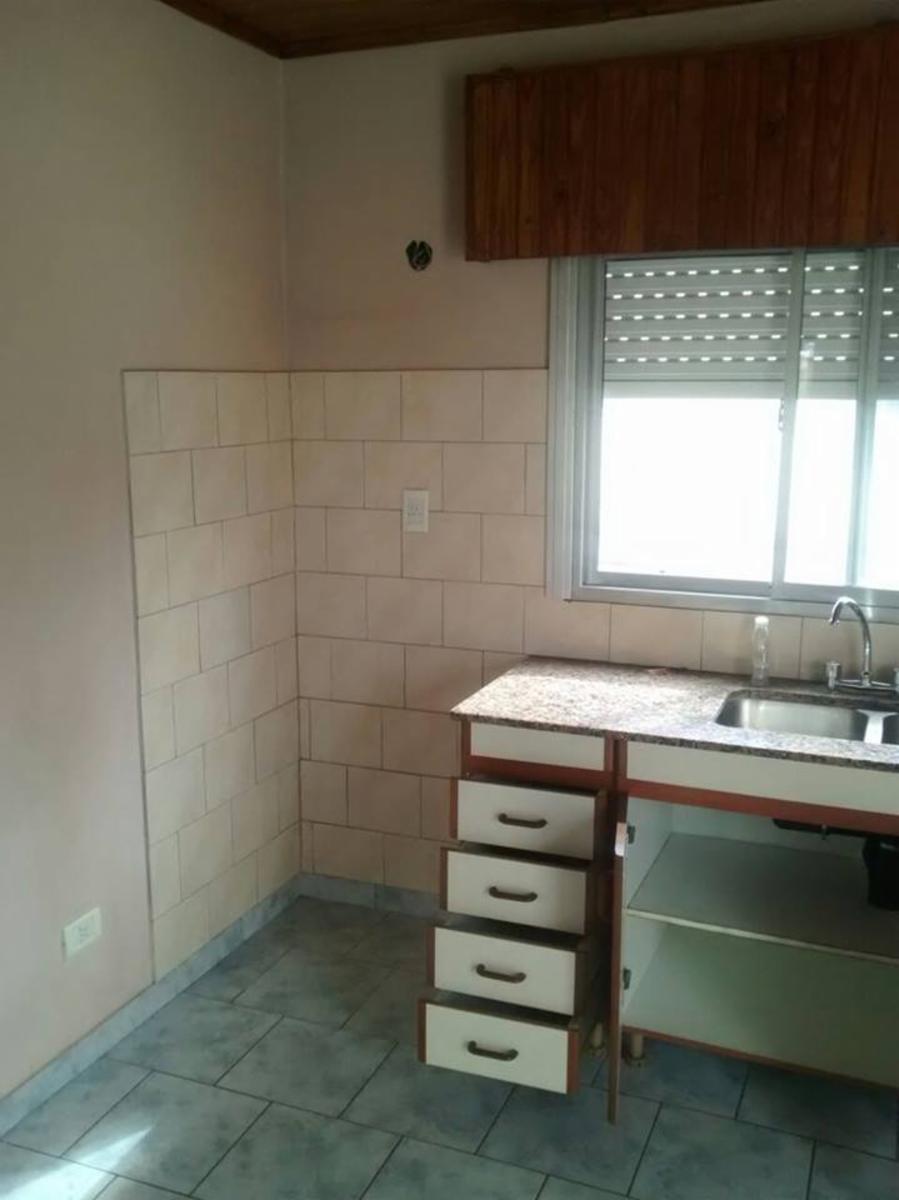 3 AMBIENTES PLANTA ALTA PATIO BERAZATEGUI (valor publicado a modo figurativo NO INFORMATIVO CONSULTE) — foto 13