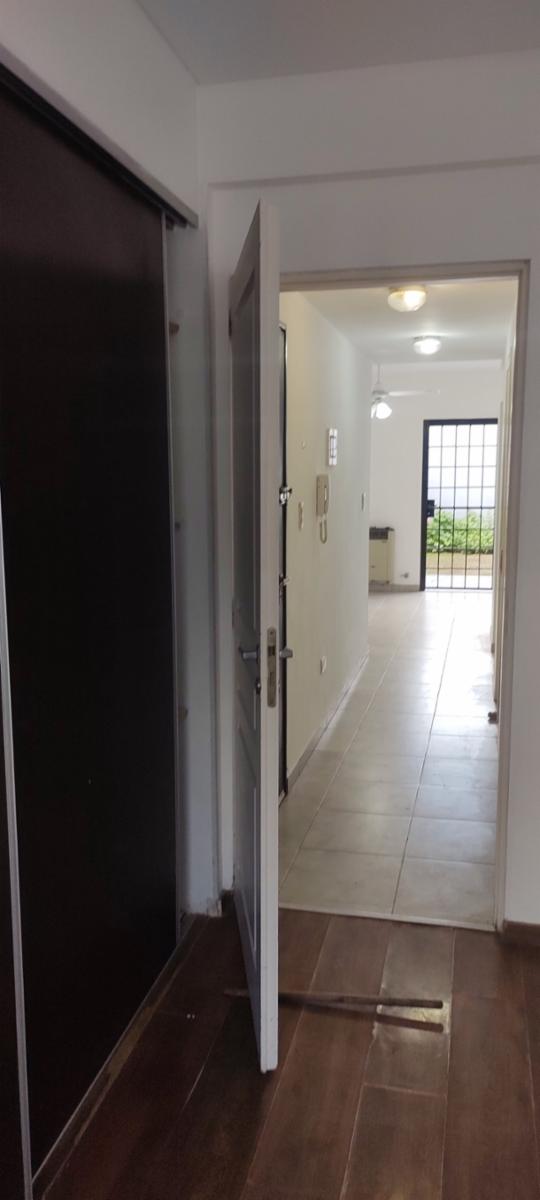 DEPARTAMENTO 2 AMBIENTES CON PATIO Y COCHERA — foto 10