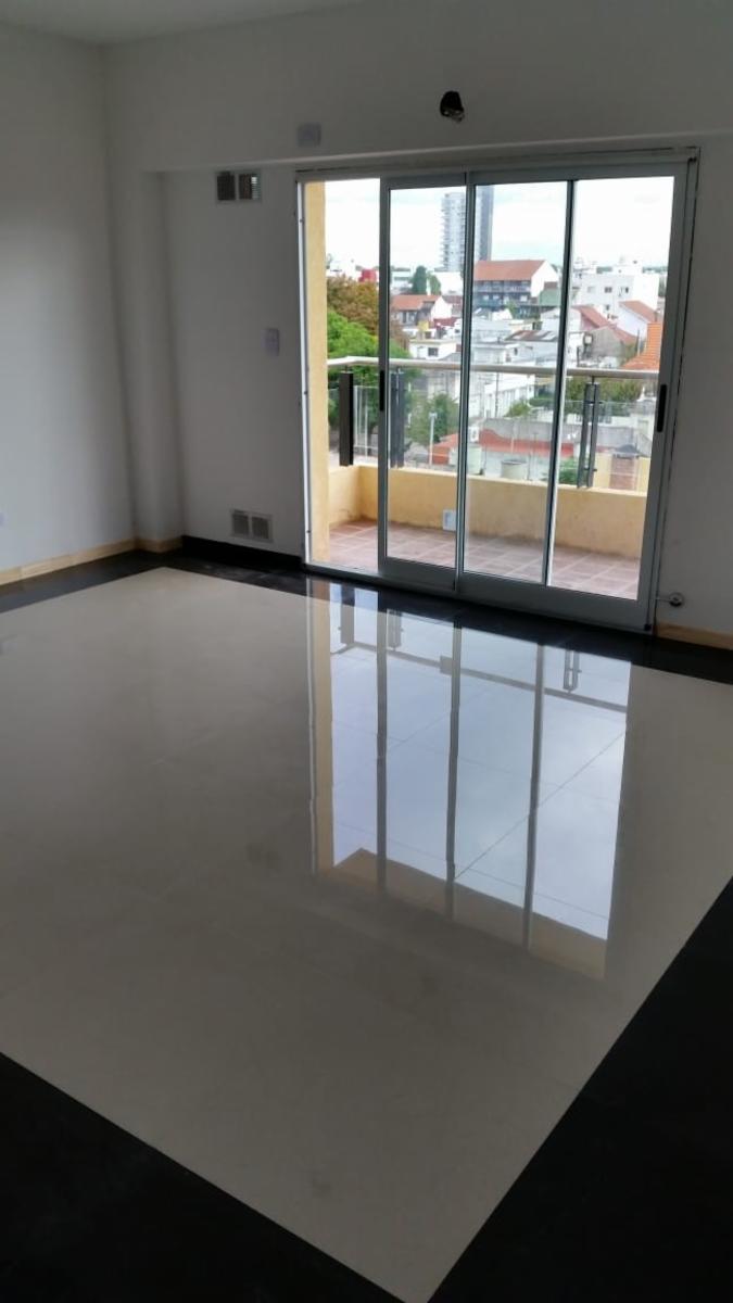 VENTA DEPARTAMENTO 2 AMBIENTES AMPLIO CON VESTIDOR Y COCHERA CUBIERTA WILDE — foto 7