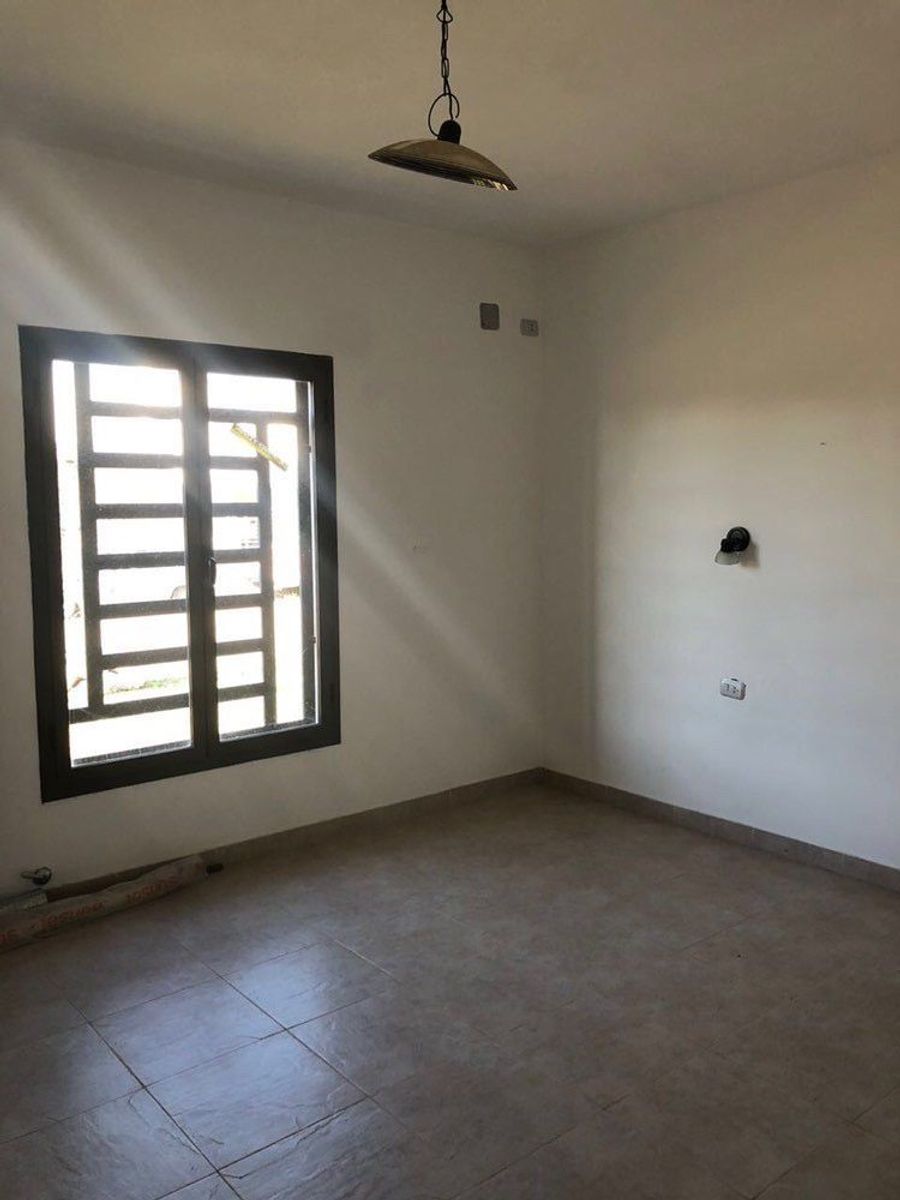 CASA 4 AMBIENTES CON COCHERA Y PATIO - 4