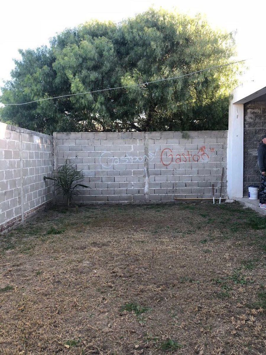 CASA 4 AMBIENTES CON COCHERA Y PATIO - 9