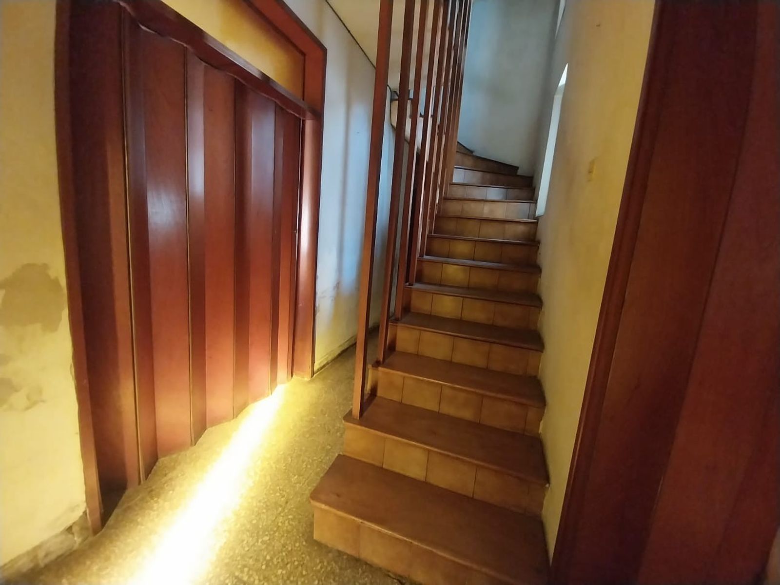 CASA EN DOS PLANTAS CON GARAJE AVELLANEDA — foto 3