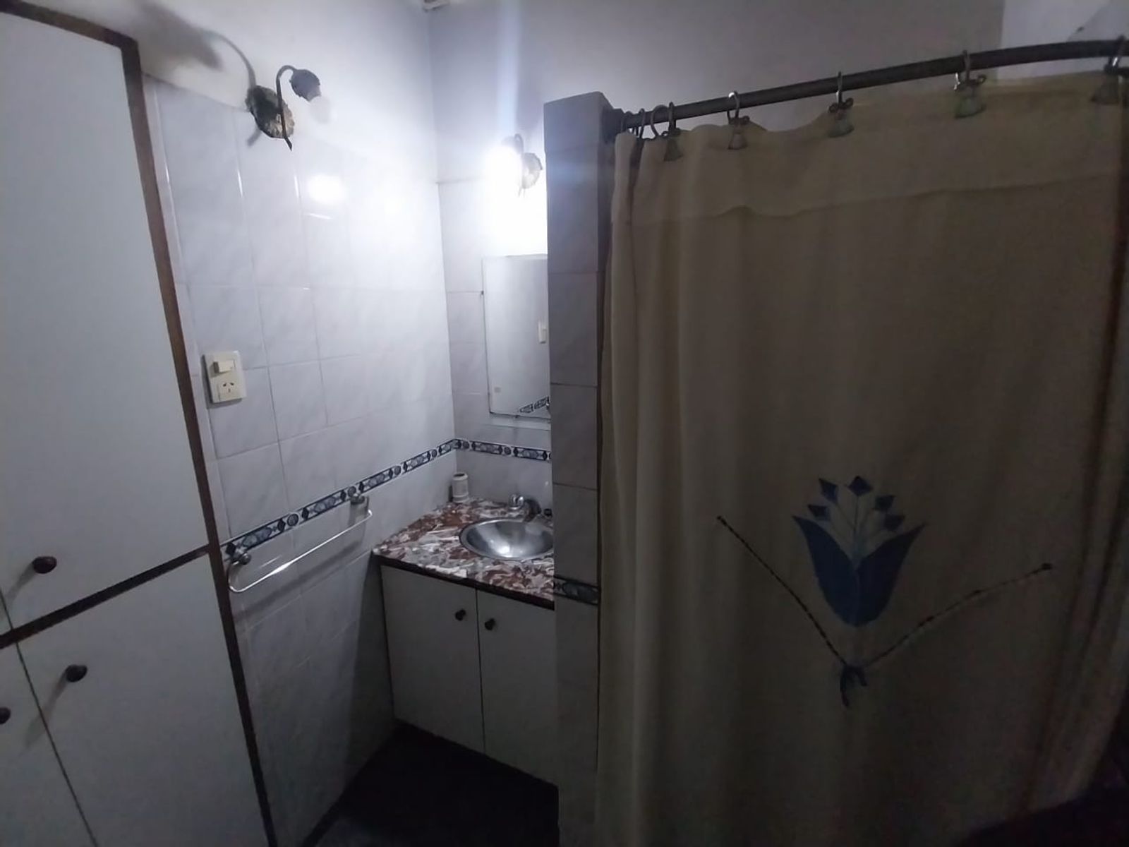 CASA EN DOS PLANTAS CON GARAJE AVELLANEDA — foto 11