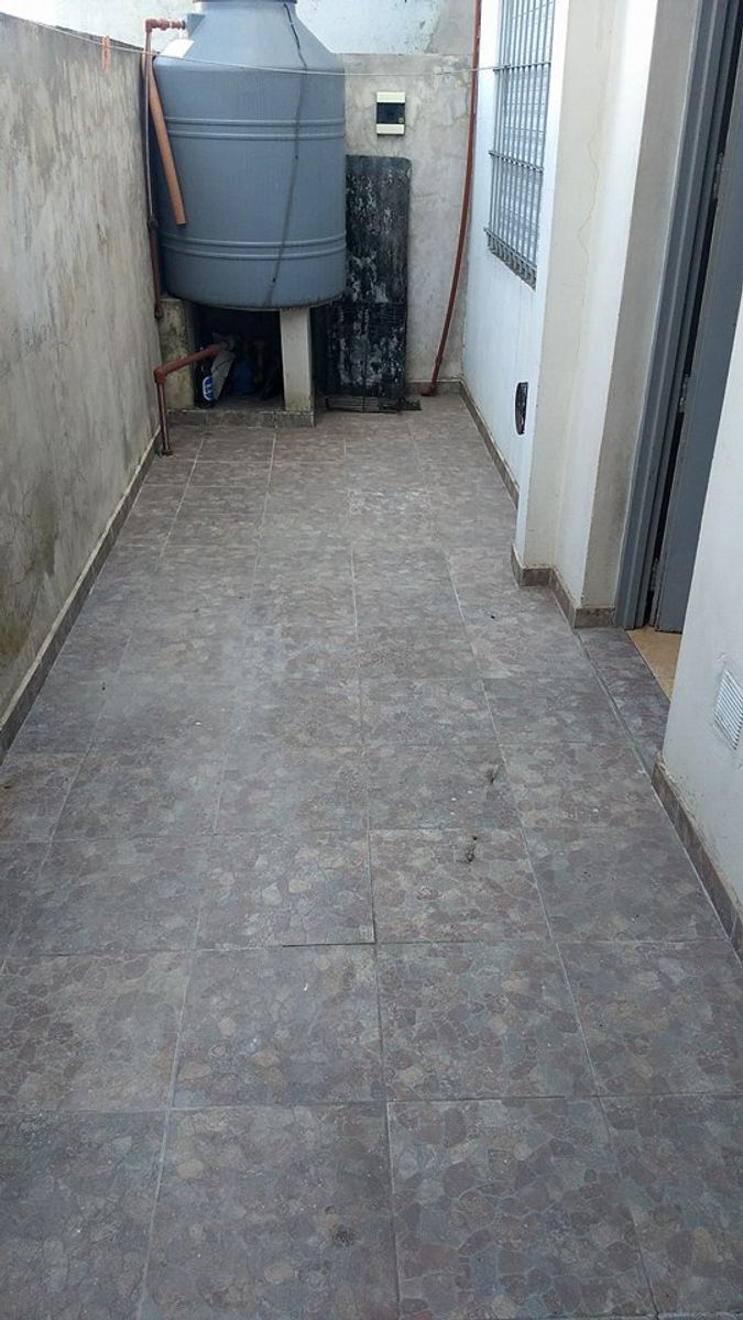 DOS AMBIENTES CON PATIO - 11