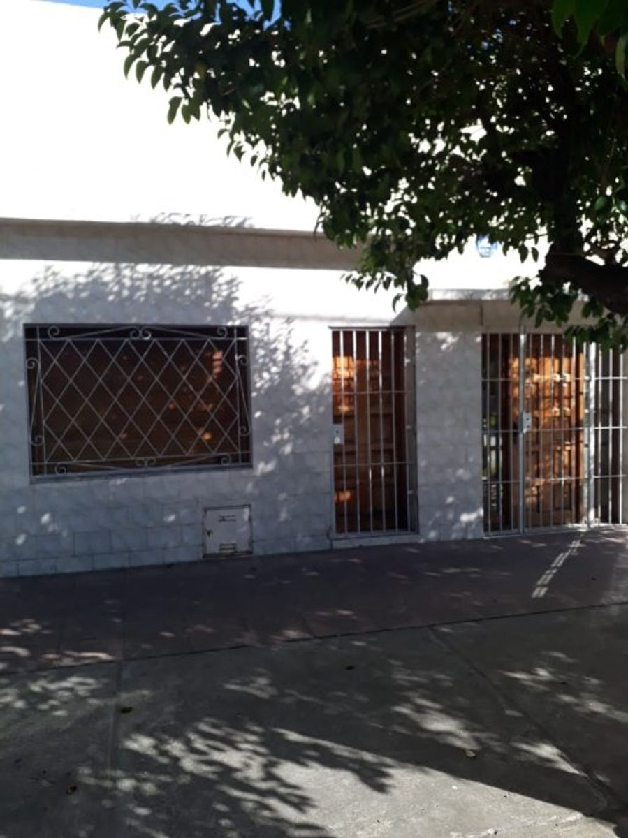 PH en Venta, Planta Baja Frente, Zona Bernal (Montevideo y Dardo Rocha) — foto 9