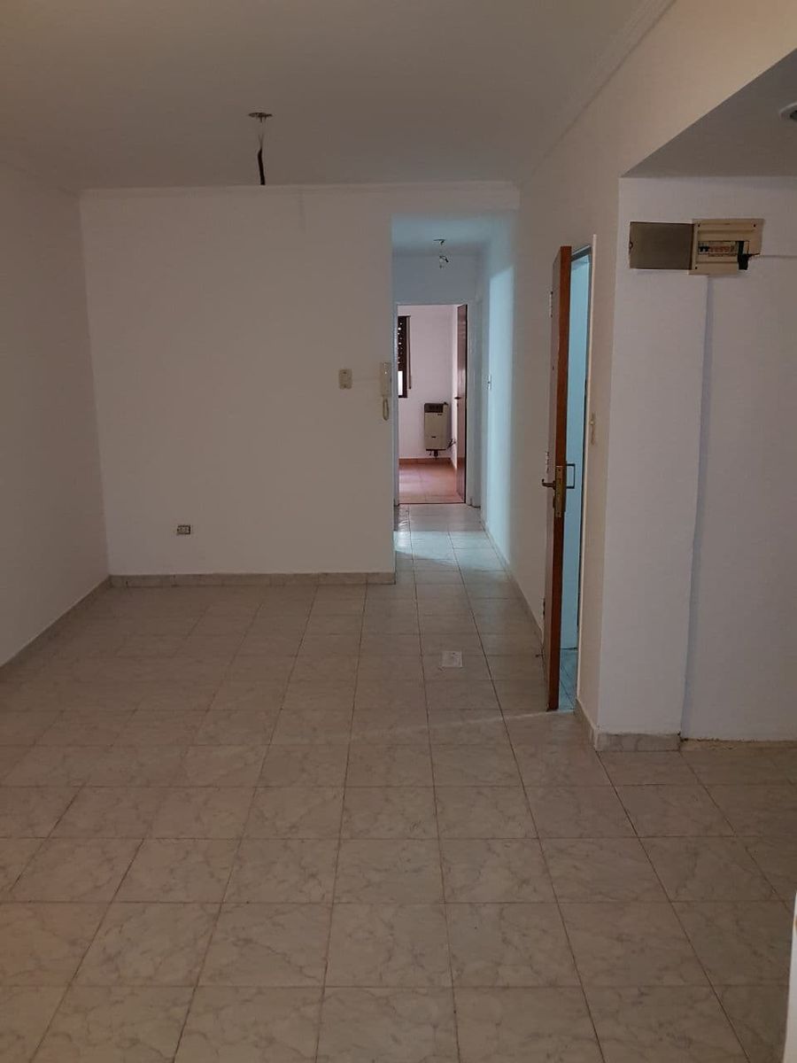 TRES AMBIENTES PLANTA BAJA - 1
