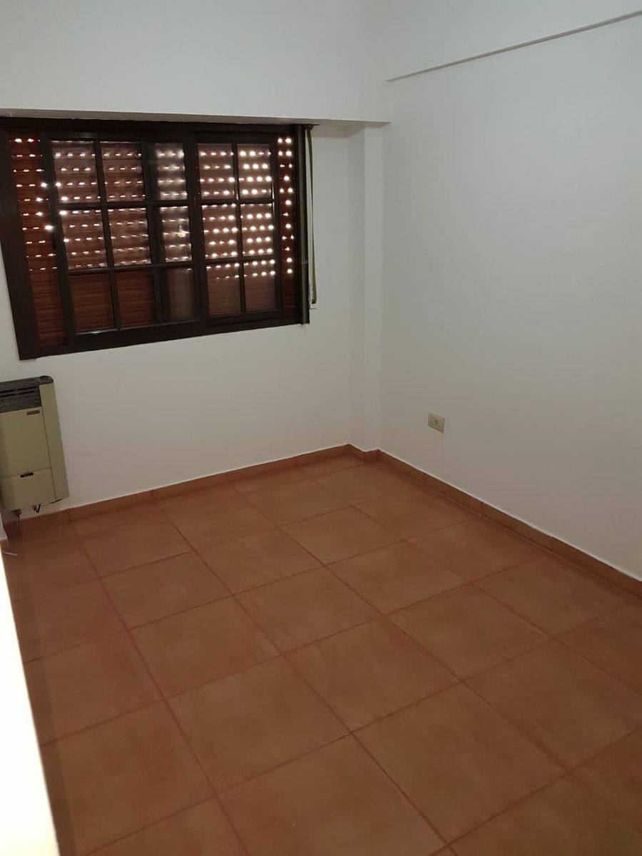 TRES AMBIENTES PLANTA BAJA - 11