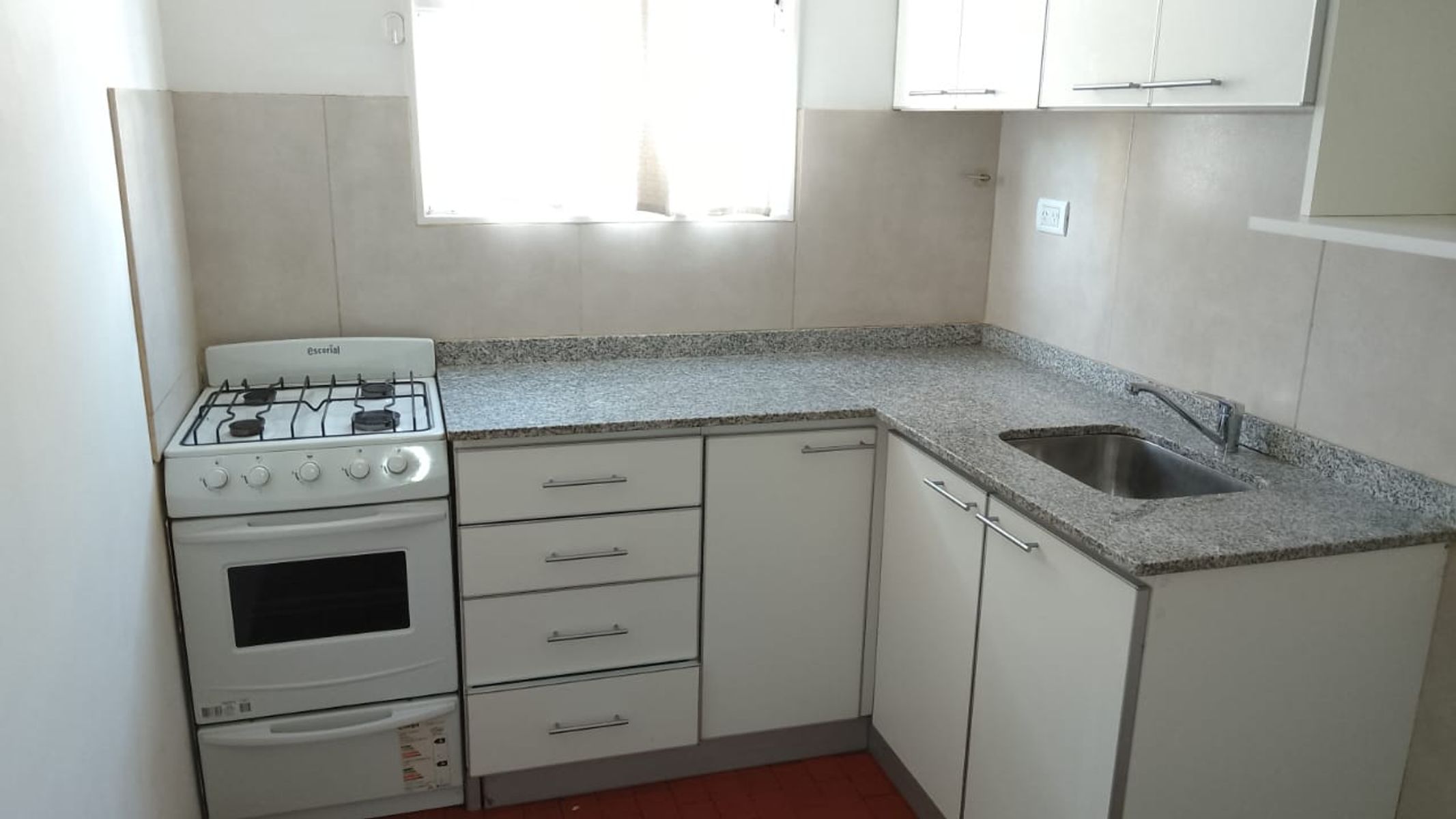 DEPARTAMENTO EN EXCELENTE ESTADO DE DOS AMBIENTES EN QUILMES — foto 7