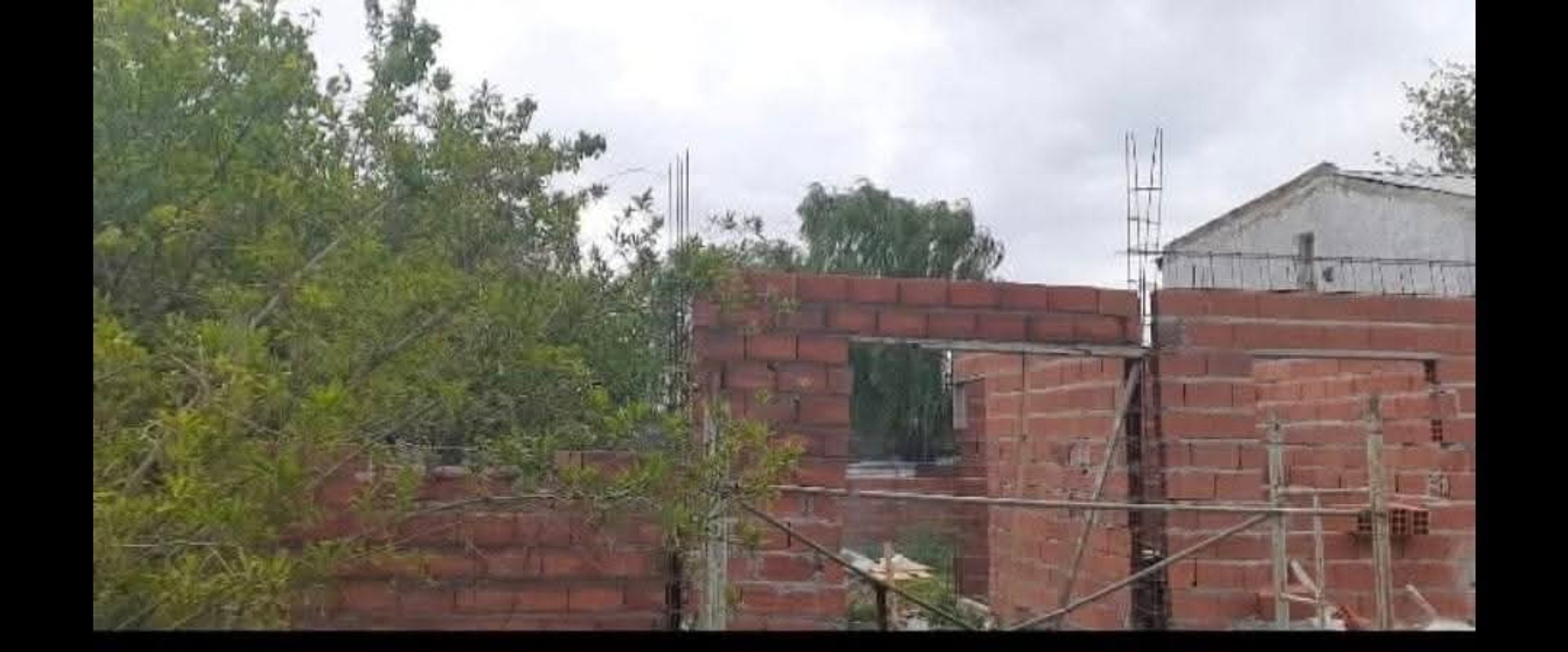 TERRENO EN F. VARELA CON CONSTRUCCION A TERMINAR - 3