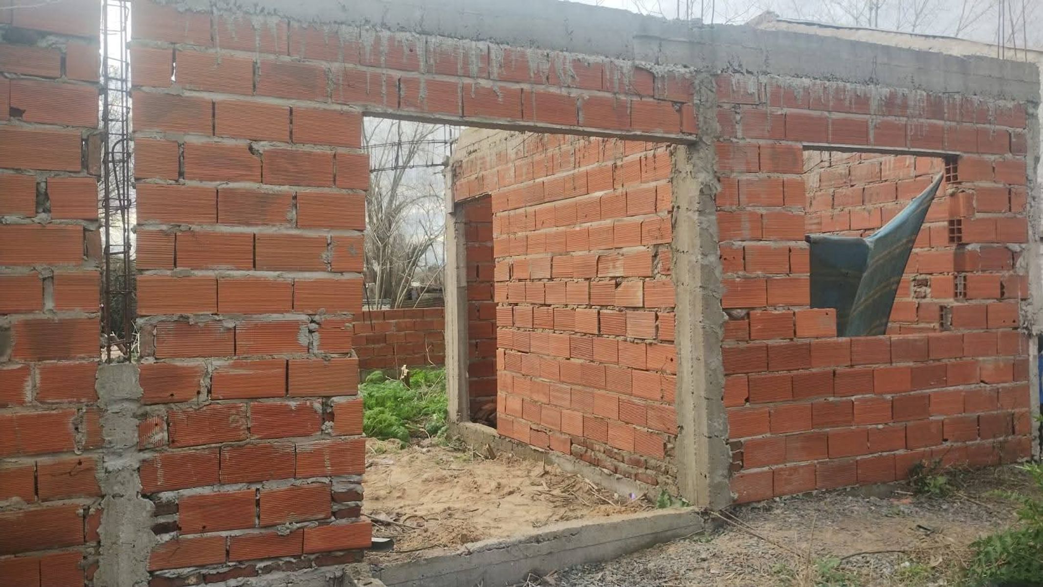 TERRENO EN F. VARELA CON CONSTRUCCION A TERMINAR - 5