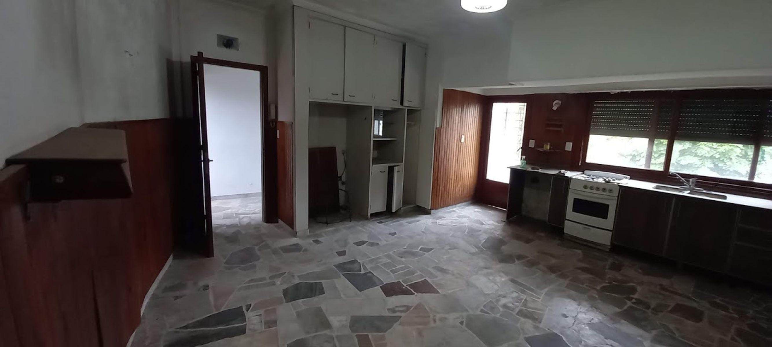 PROPIEDAD EN DOS PLANTA / OPORTUNIDAD / BERNAL / QUILMES (valor publicado a modo figurativo NO INFORMATIVO CONSULTE) - 4