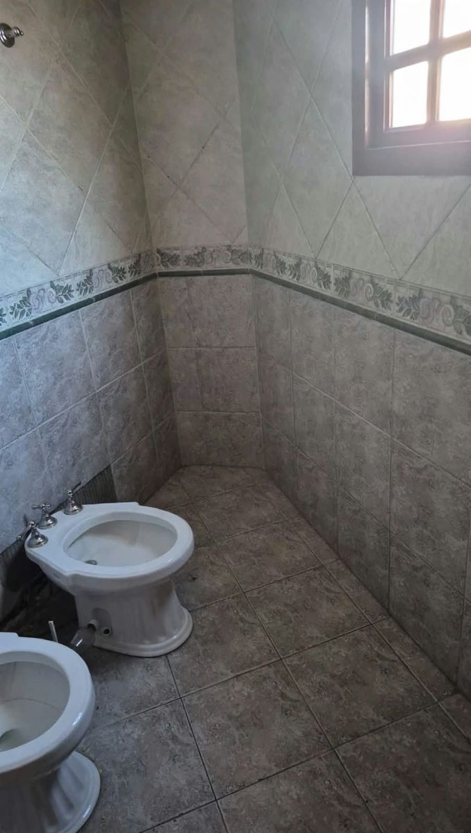 CASA 5 AMBIENTES ZONA WILDE - 11