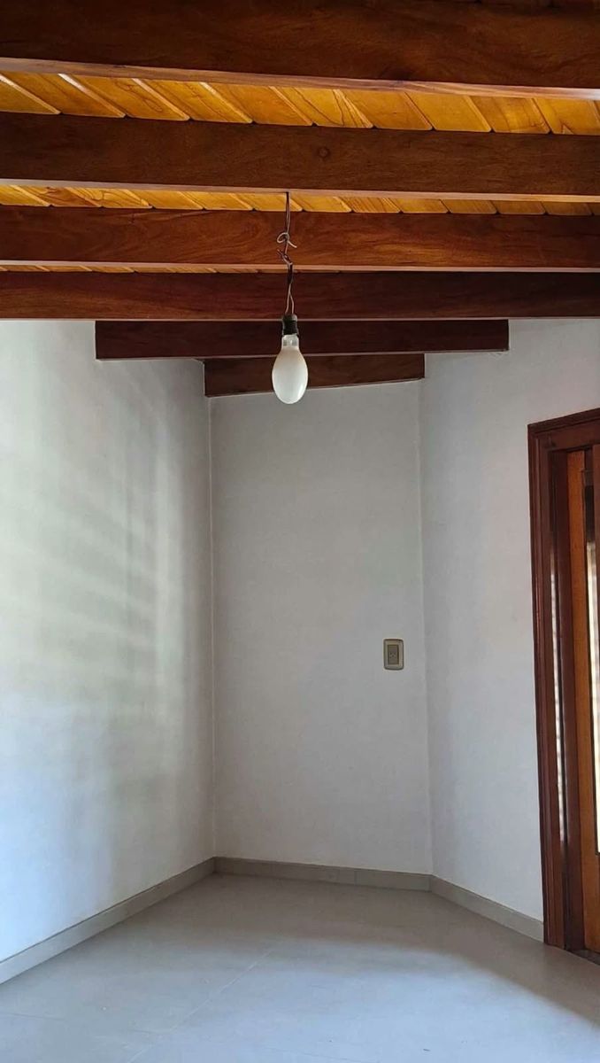 CASA 5 AMBIENTES ZONA WILDE - 26