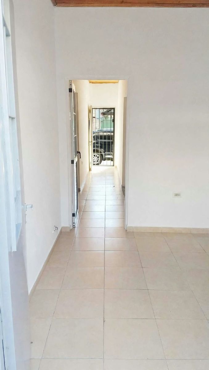 DOS AMBIENTES PLANTA BAJA CON COCHERA — foto 3