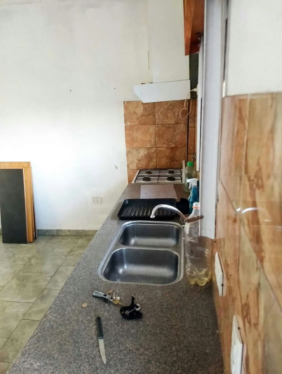 DOS AMBIENTES PLANTA BAJA CON COCHERA — foto 10