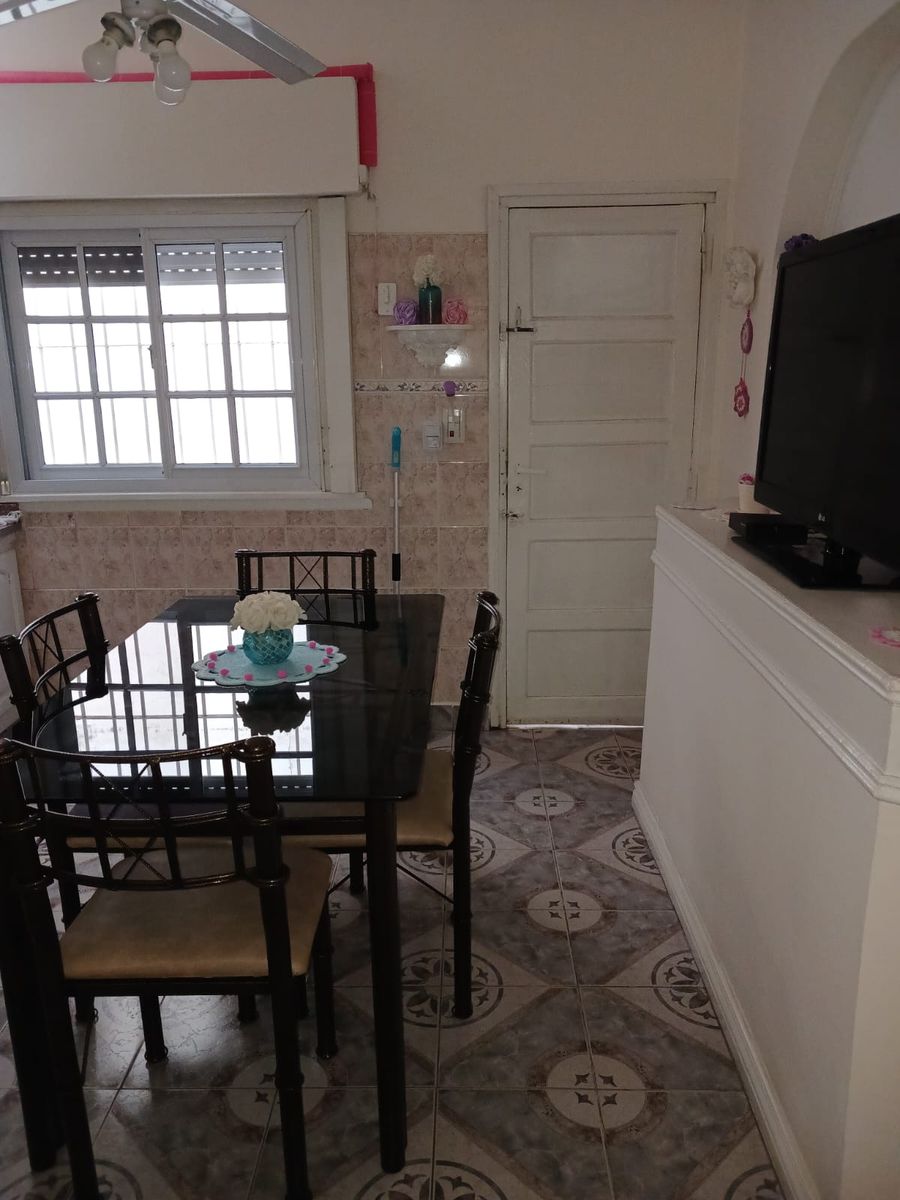 CASA EN VENTA WILDE, EXCELENTE ESTADO DE 5 AMBIENTES CON COCHERA Y AMPLIO PATIO — foto 14