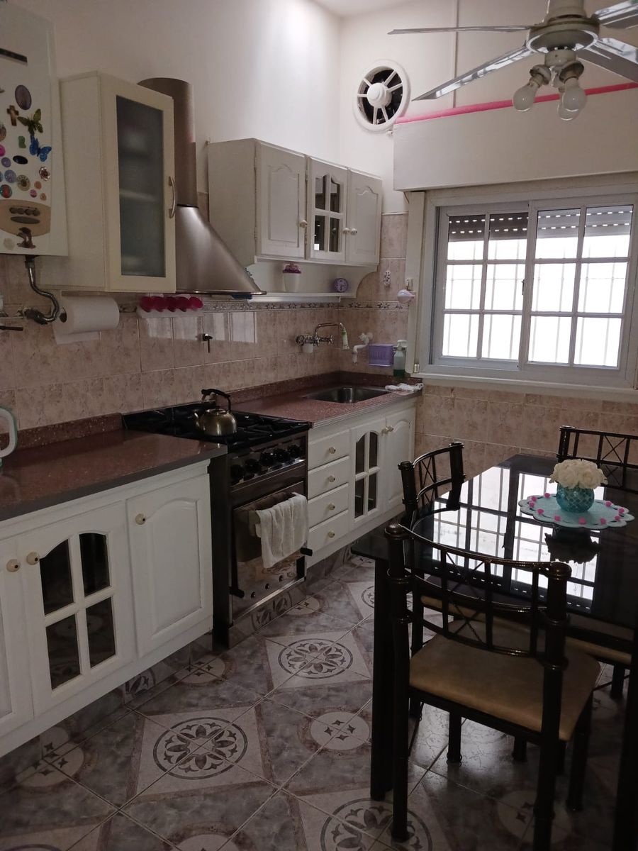 CASA EN VENTA WILDE, EXCELENTE ESTADO DE 5 AMBIENTES CON COCHERA Y AMPLIO PATIO — foto 15
