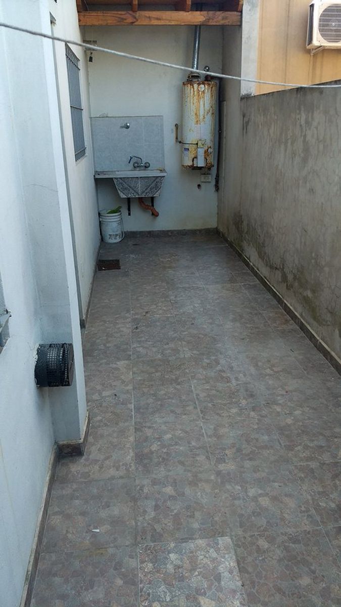 DOS AMBIENTES PLANTA BAJA CON COCHERA Ó UN AMBIENTE MÁS - 4