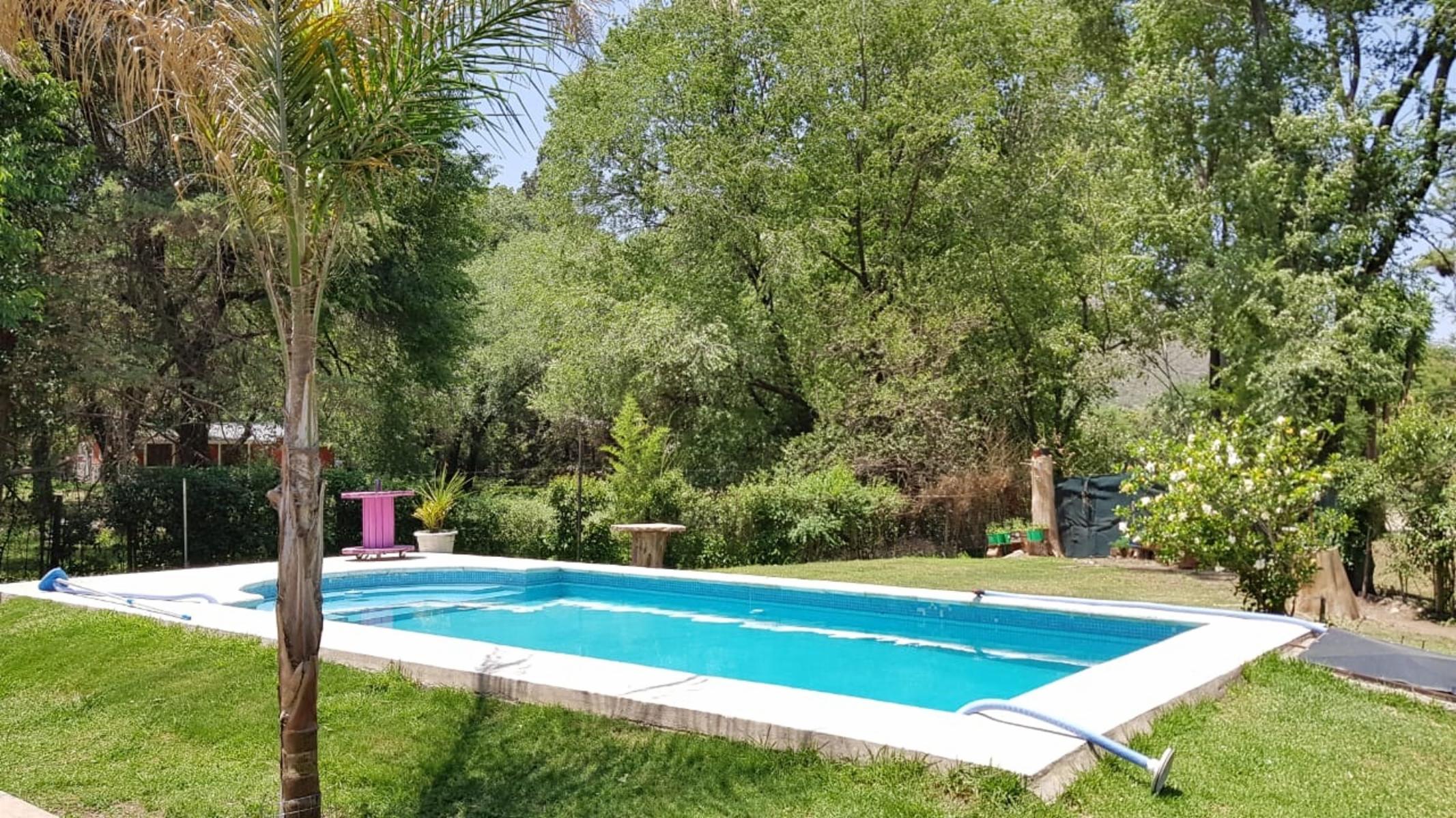 Complejo de locales, departamentos y vivienda en venta - 16