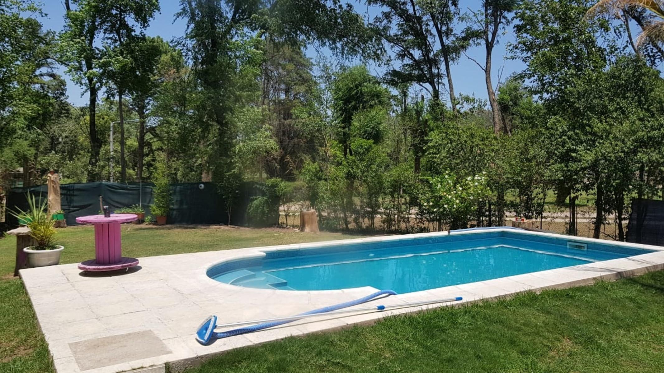 Complejo de locales, departamentos y vivienda en venta - 18