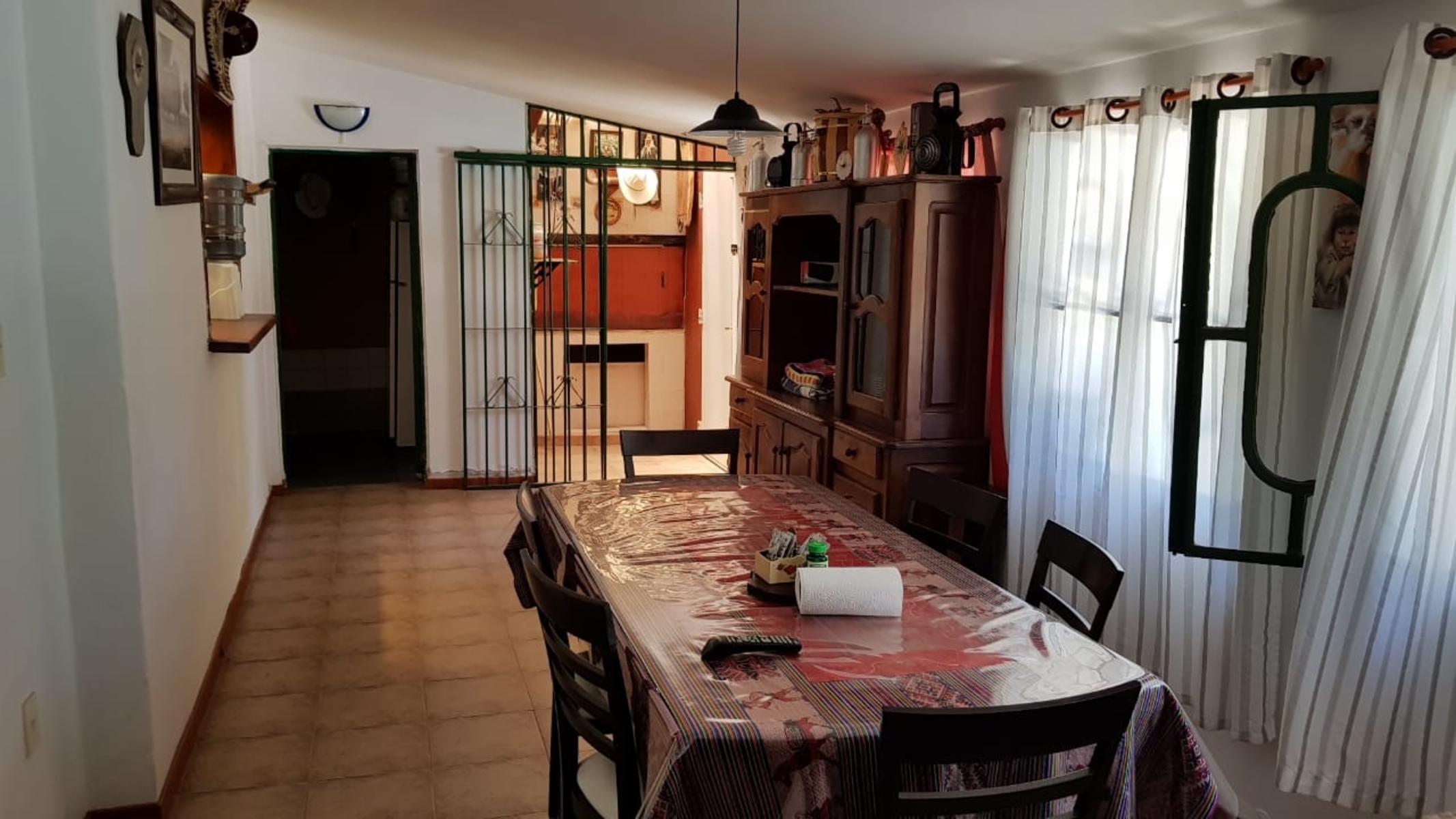 Complejo de locales, departamentos y vivienda en venta - 25