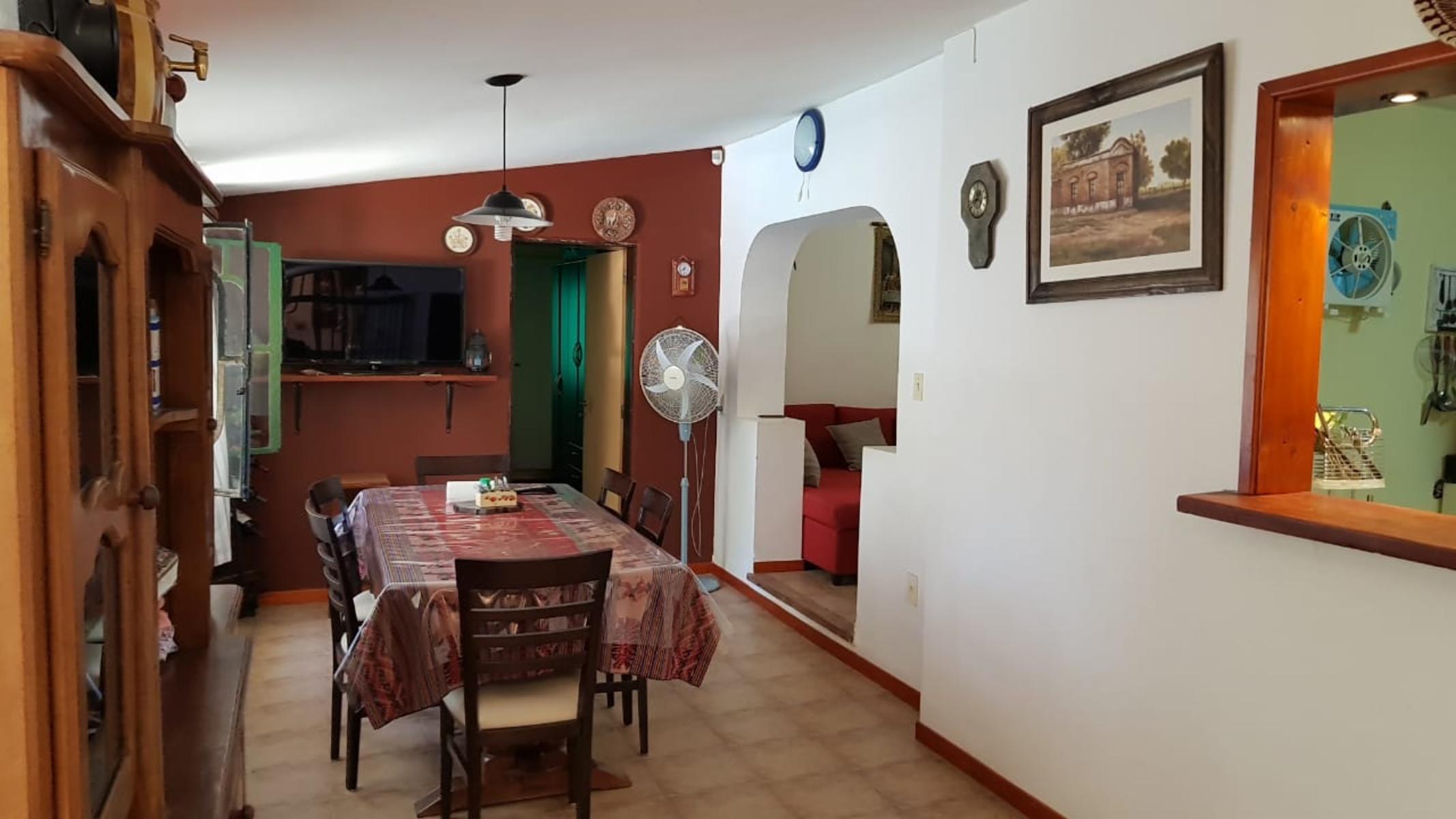 Complejo de locales, departamentos y vivienda en venta - 32