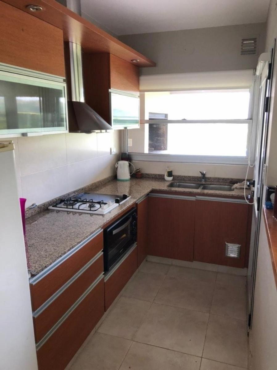 Magnifica Vivienda en Loteo Punto Claro con 2 deptos — foto 3