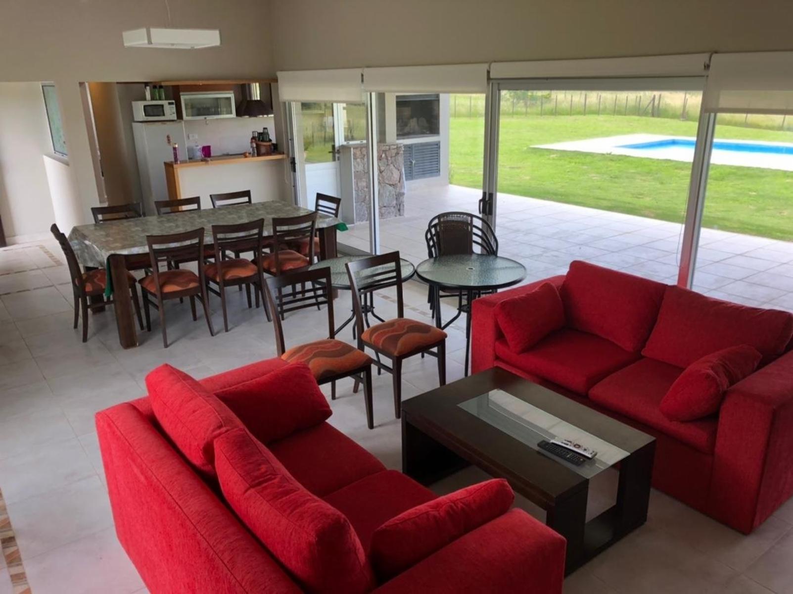 Magnifica Vivienda en Loteo Punto Claro con 2 deptos — foto 6